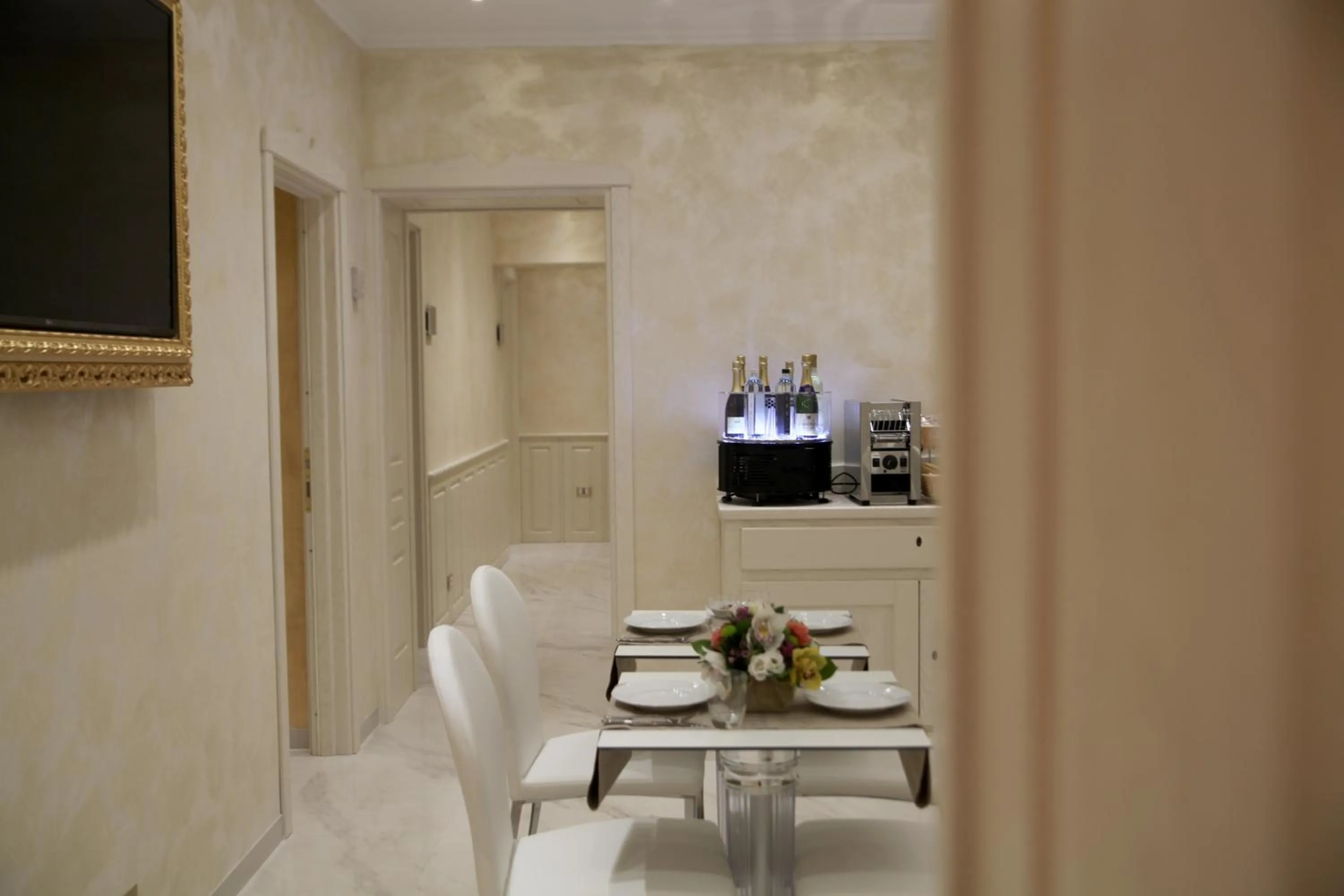 Communal lounge/ TV room in Maison Tritone