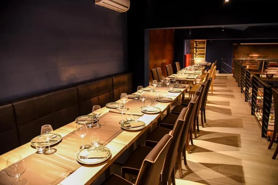 Restaurant/places to eat in Business Hotel