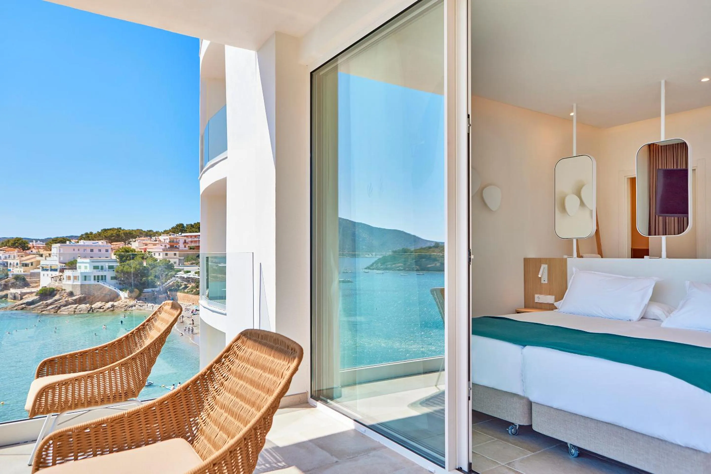 Balcony/Terrace, Bed in Universal Hotel Aquamarin