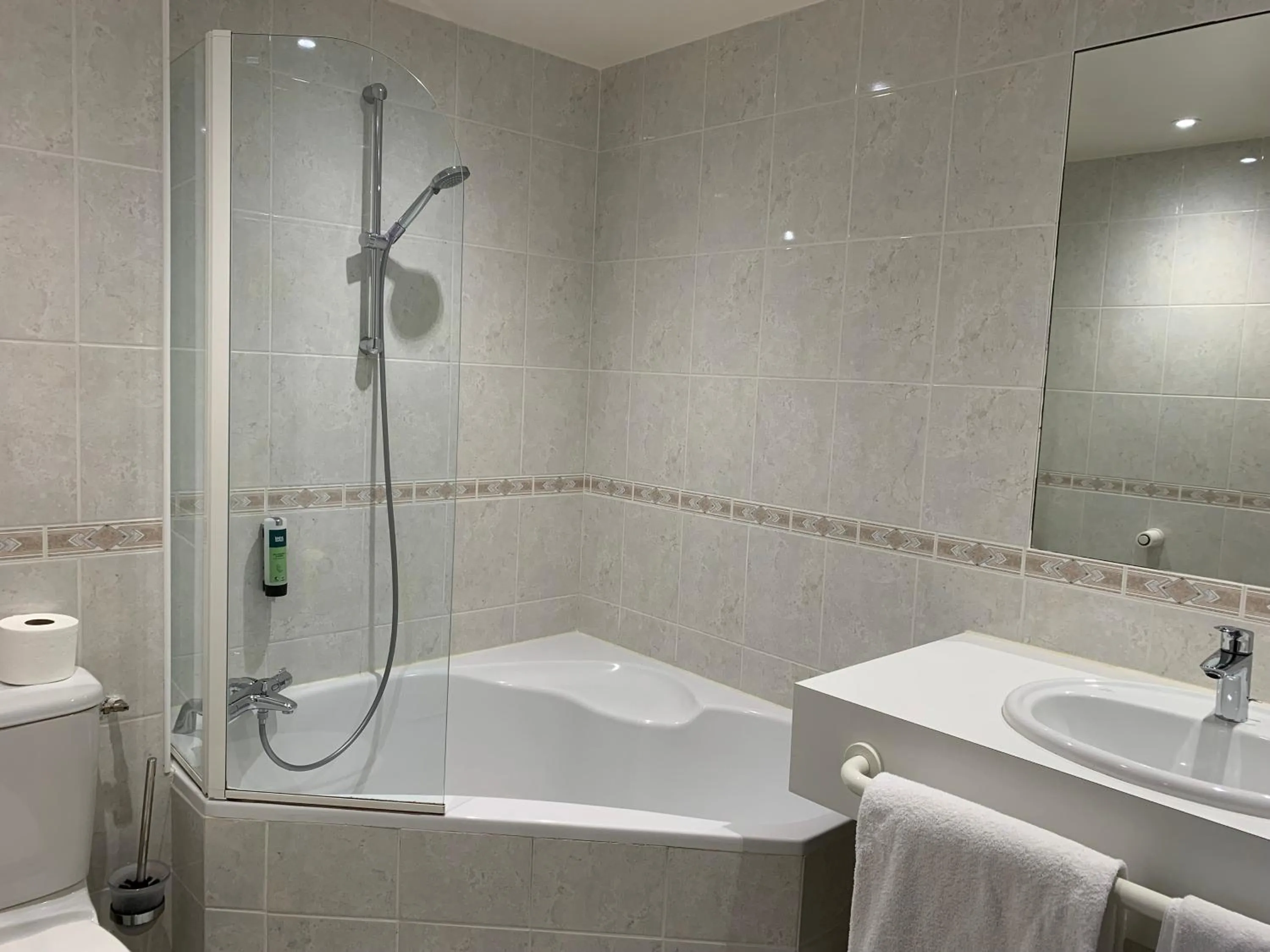 Bathroom in Logis Hôtel Restaurant Le Moulin de la Coudre