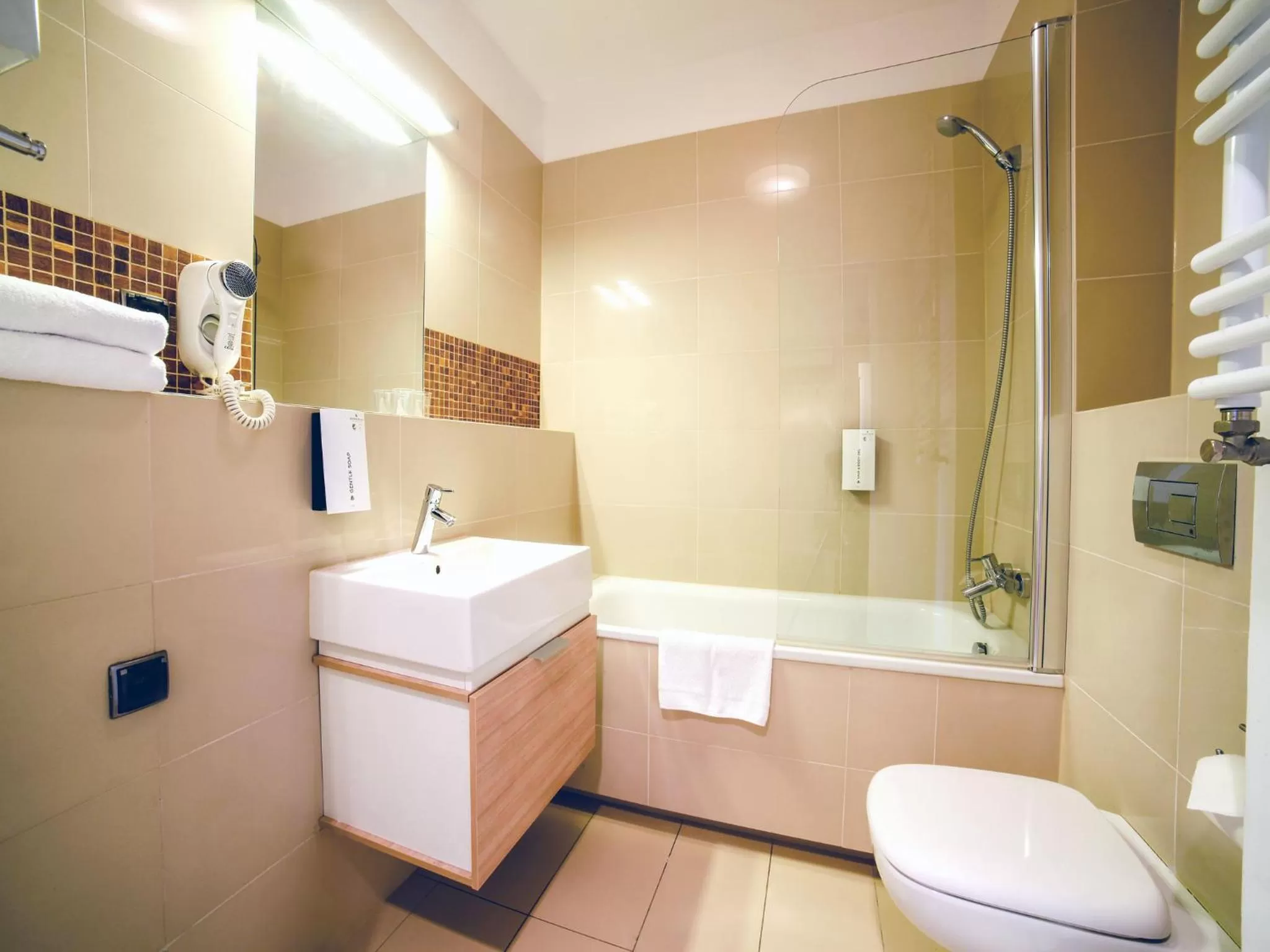 Shower in Golden Tulip Międzyzdroje Residence