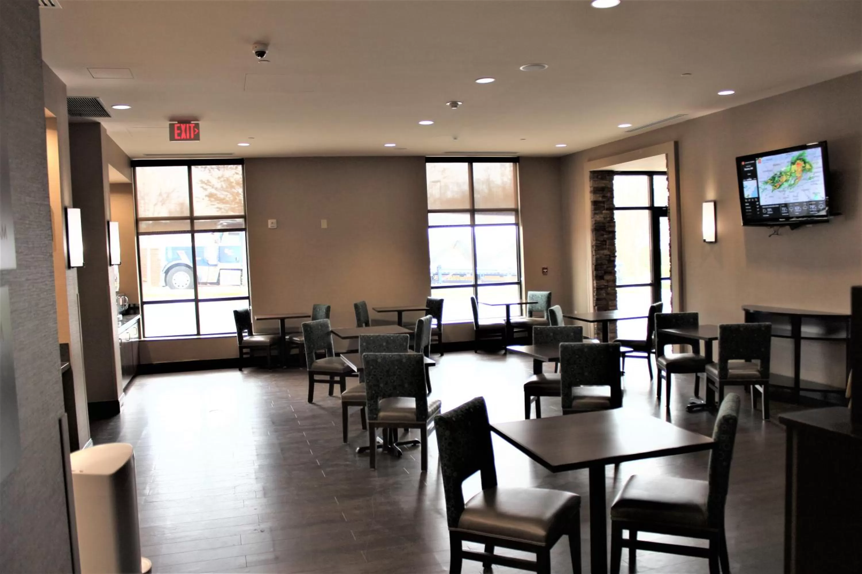 Breakfast in Comfort Suites Huntersville near Lake Norman