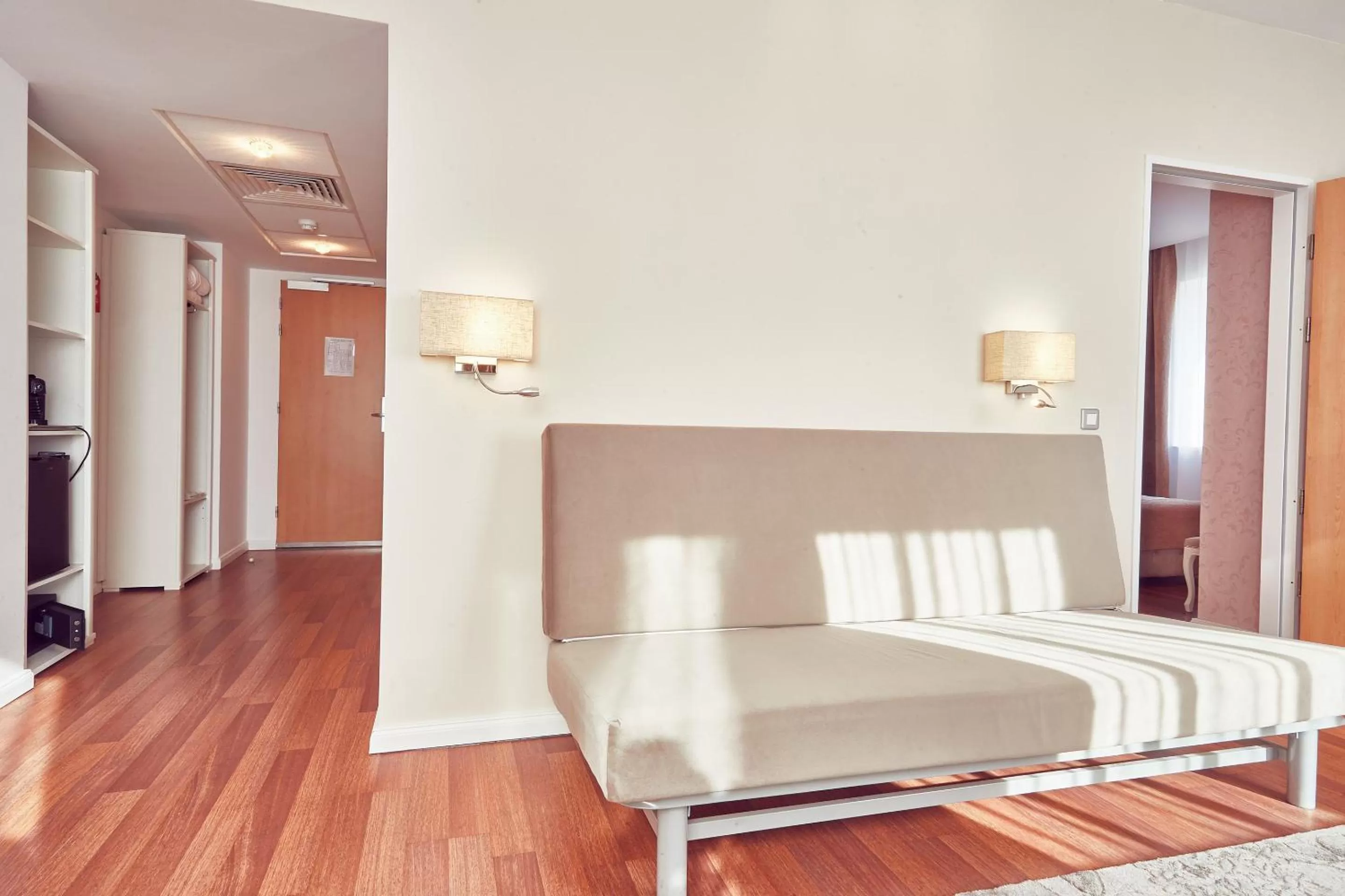 Living room, Bed in MyContinental Sibiu