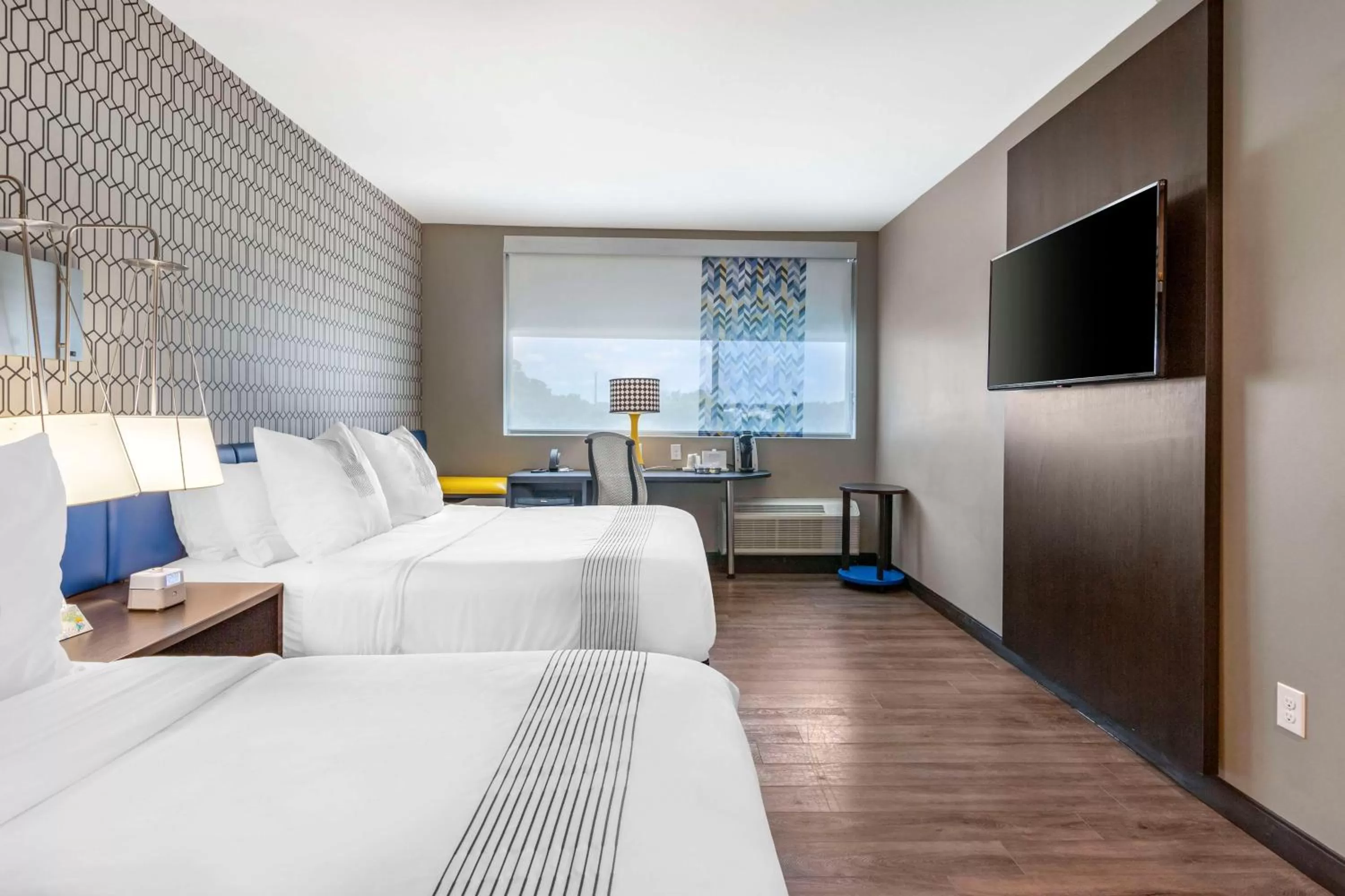 Bedroom, Bed in GLō Best Western Savannah-Gateway I-95