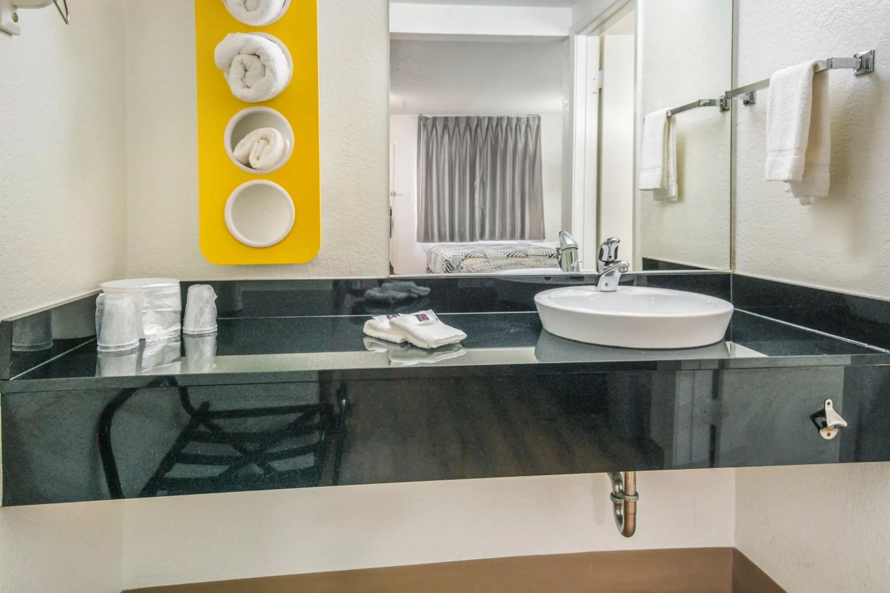 Photo of the whole room in Motel 6-Irving, TX - Dallas