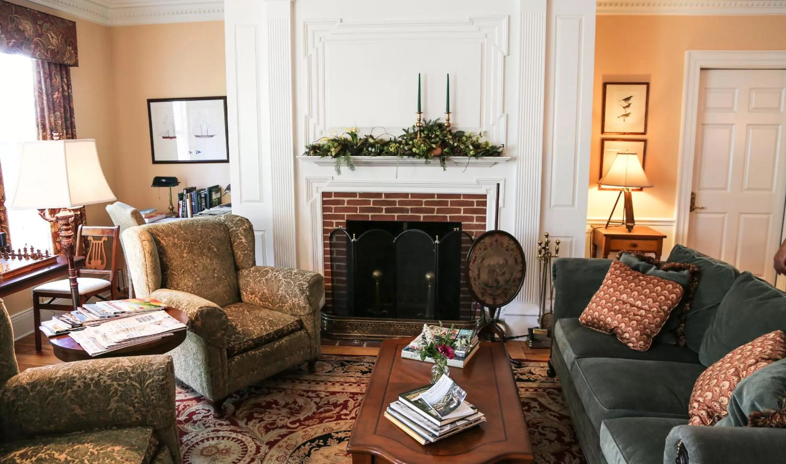 Communal lounge/ TV room, Seating Area in Compass Rose Inn