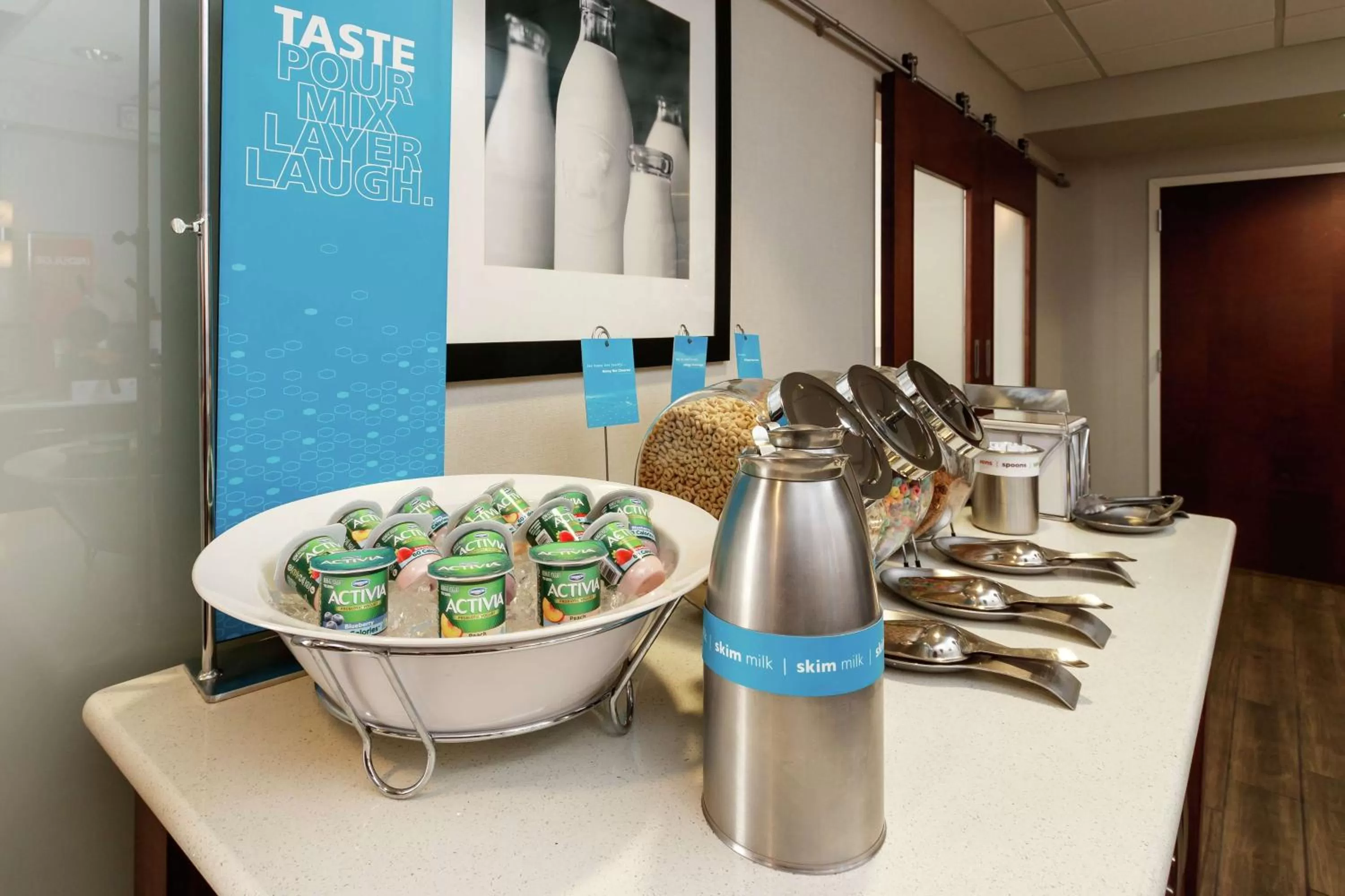 Breakfast in Hampton Inn & Suites Navarre