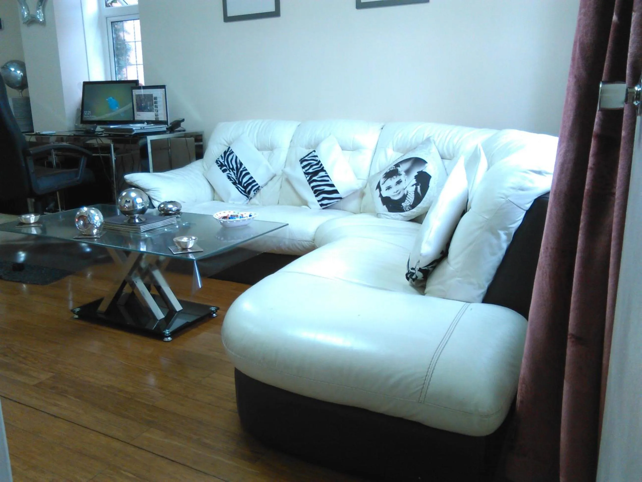 Lobby or reception in Bianca's House Hotel Heathrow Airport