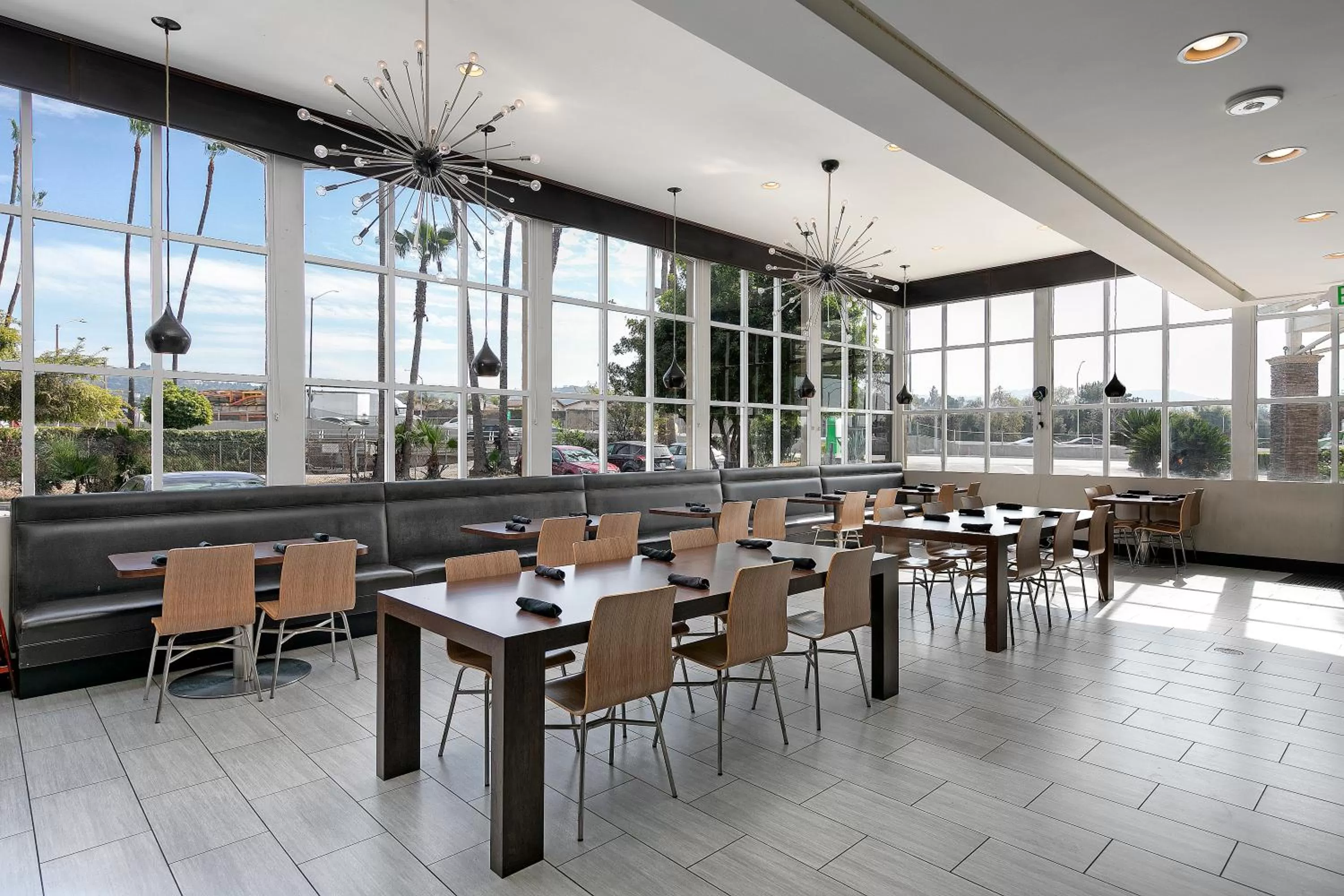 Restaurant/places to eat in Holiday Inn West Covina by IHG