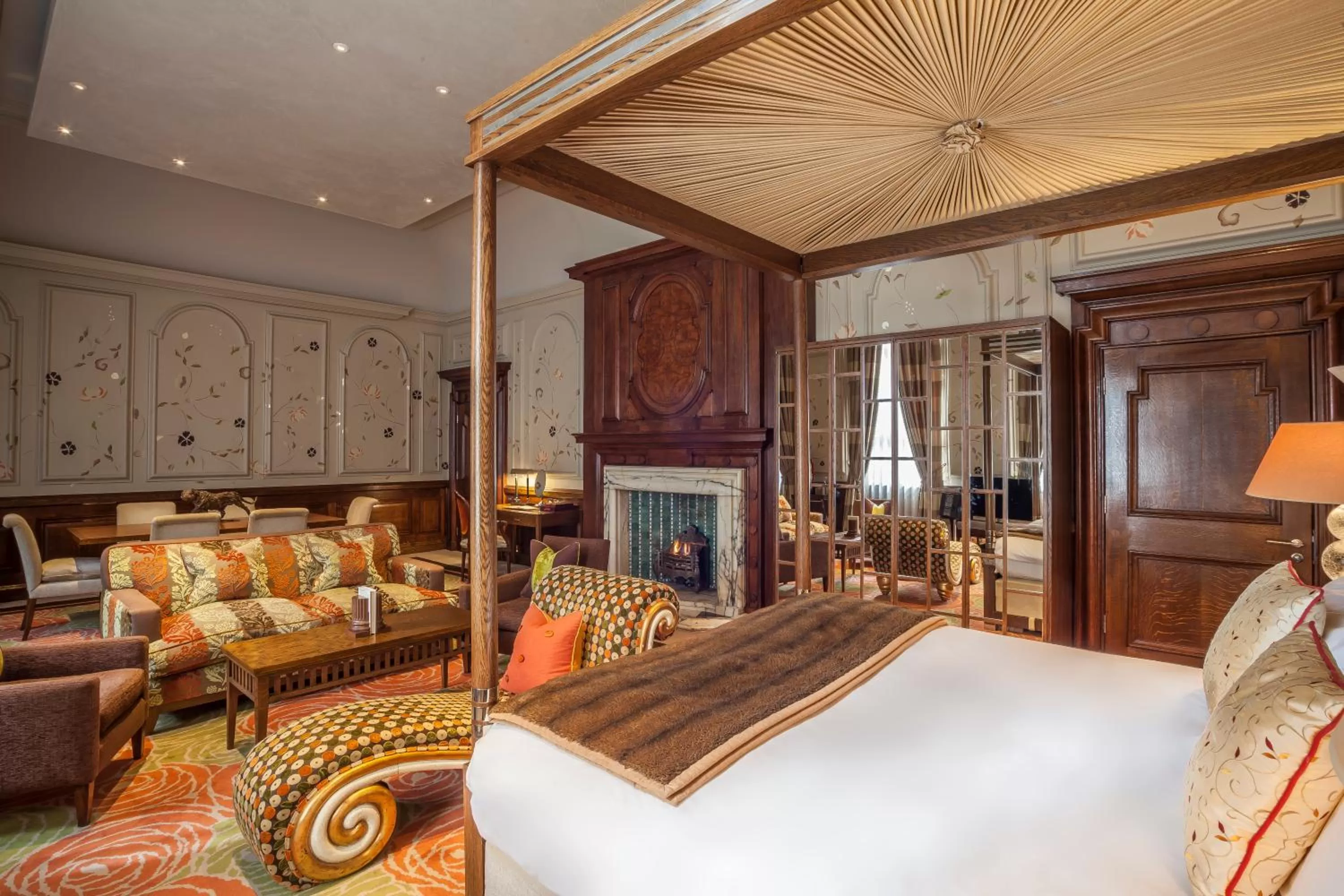 Bed in The Roseate Reading