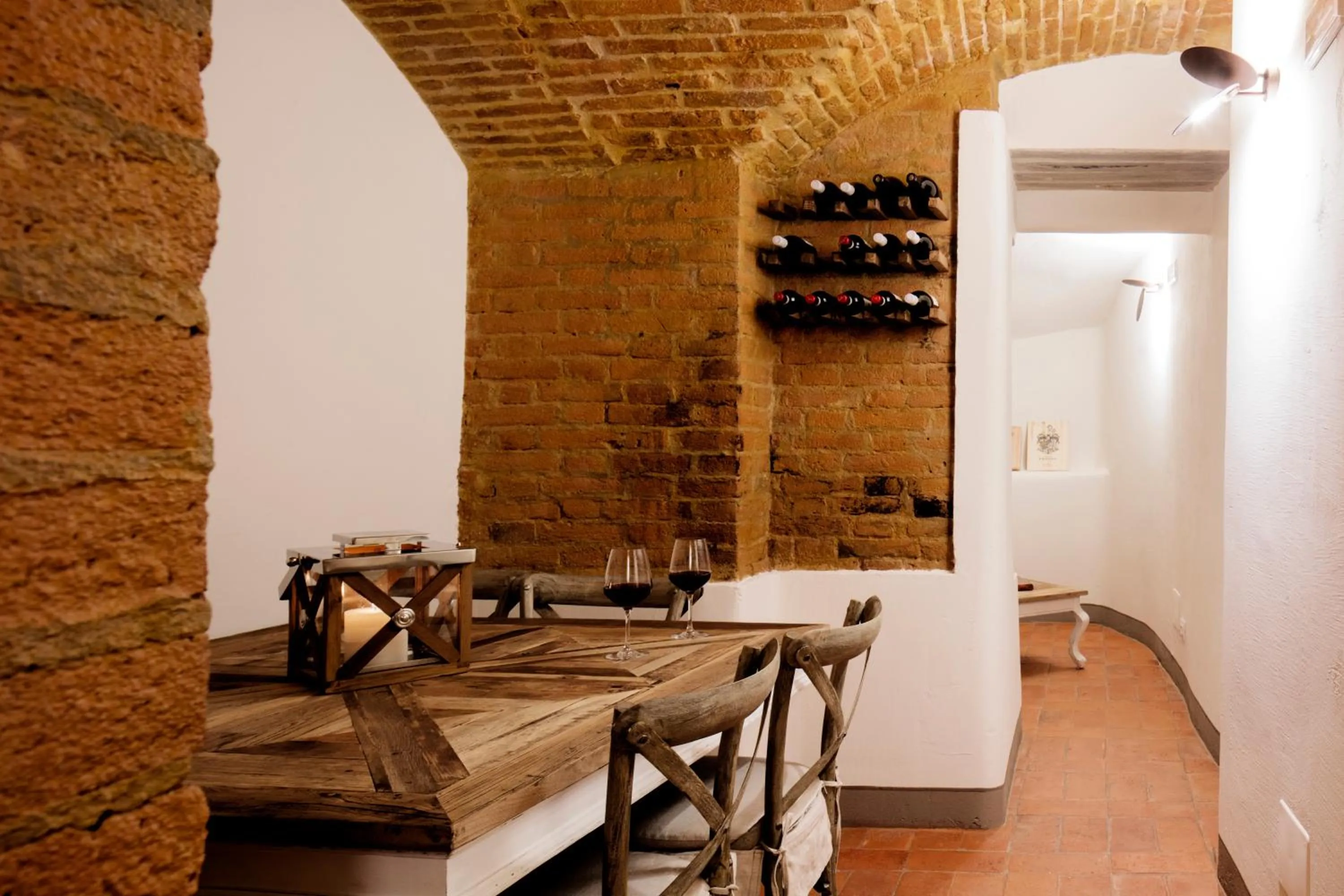 Area and facilities in The Frame Hotel