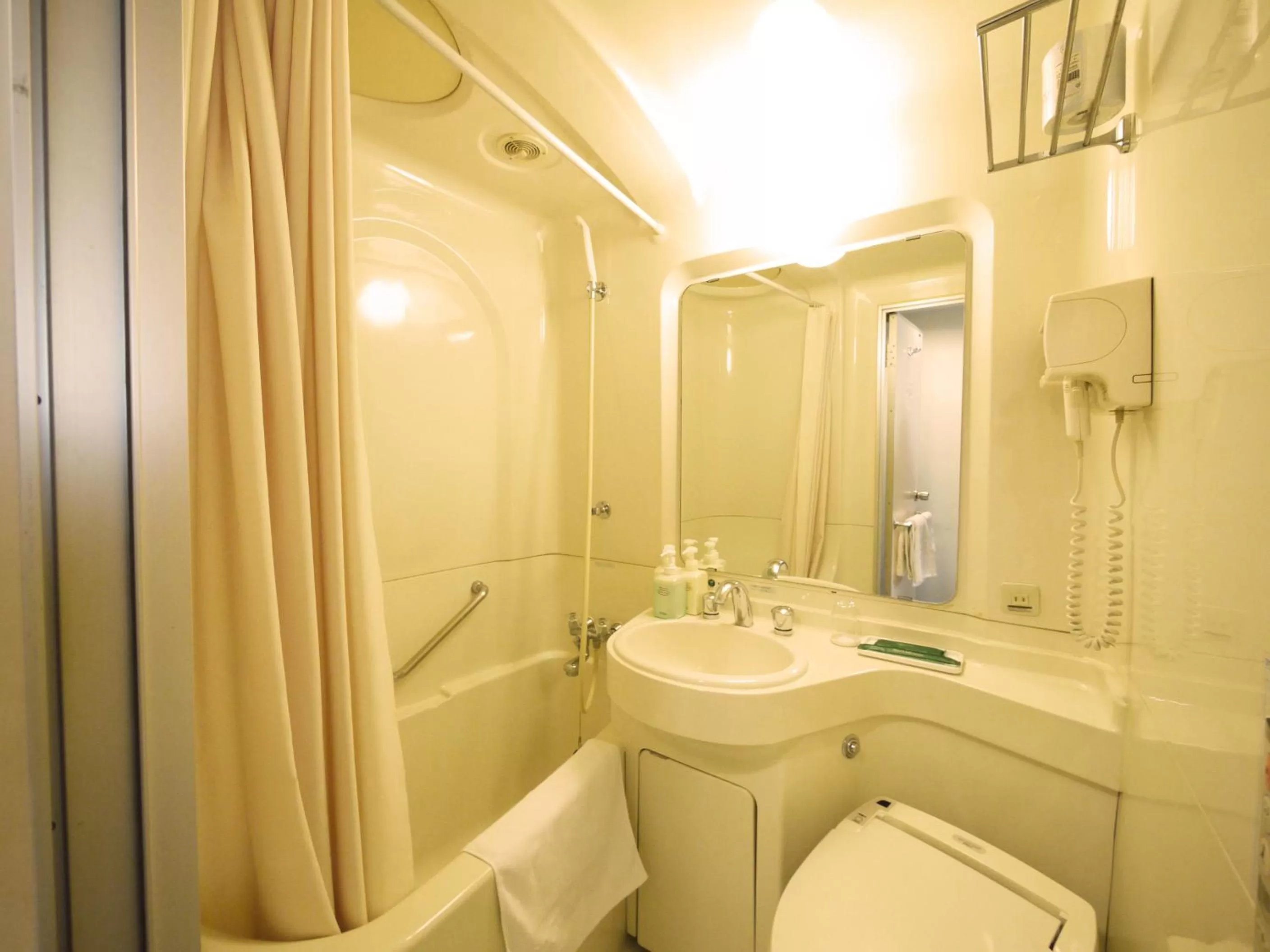 Shower in Hotel Route-Inn Yanagawa Ekimae