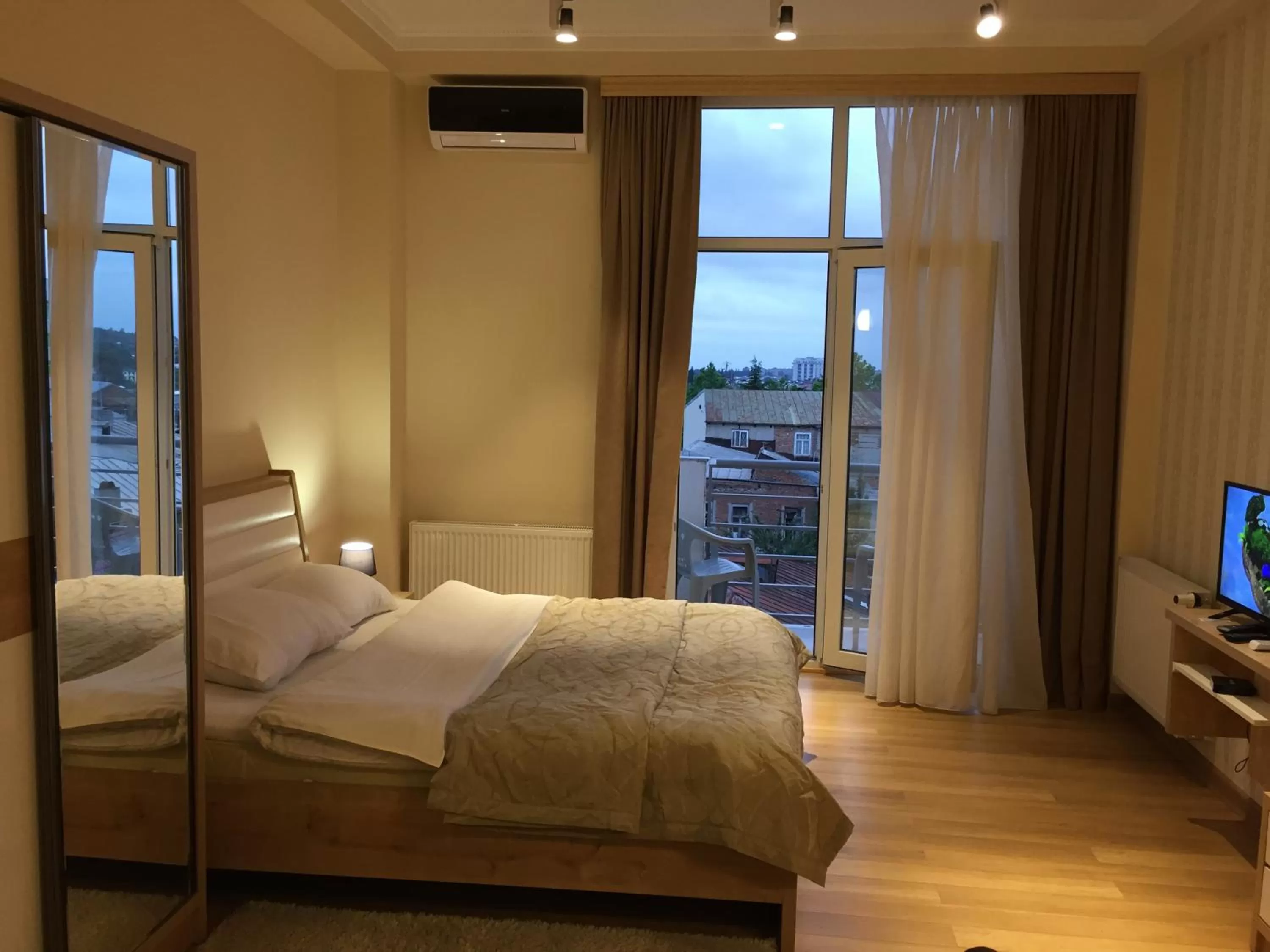 Bedroom in Happy Stay Hotel