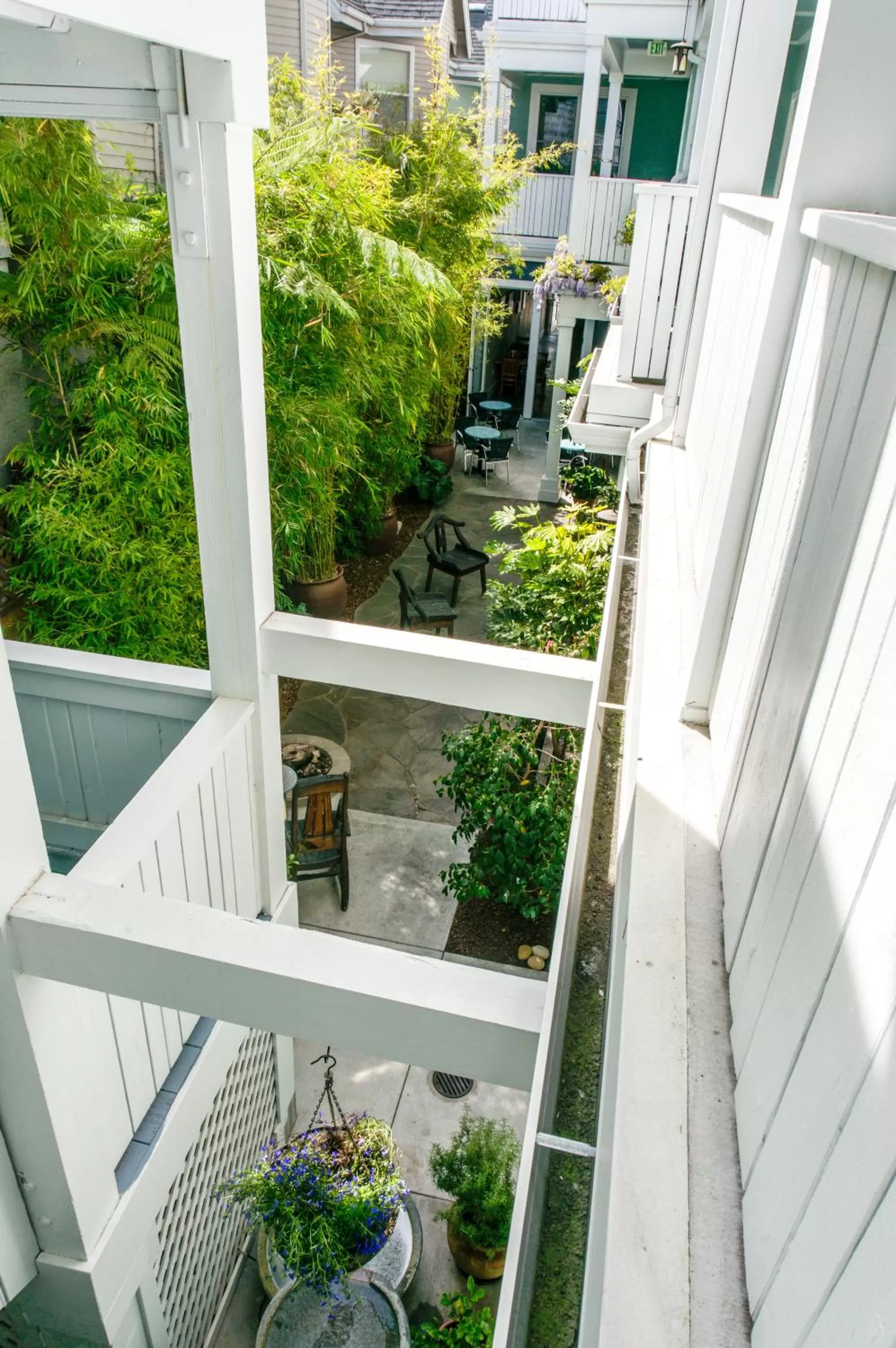 Decorative detail in Pacific Blue Inn