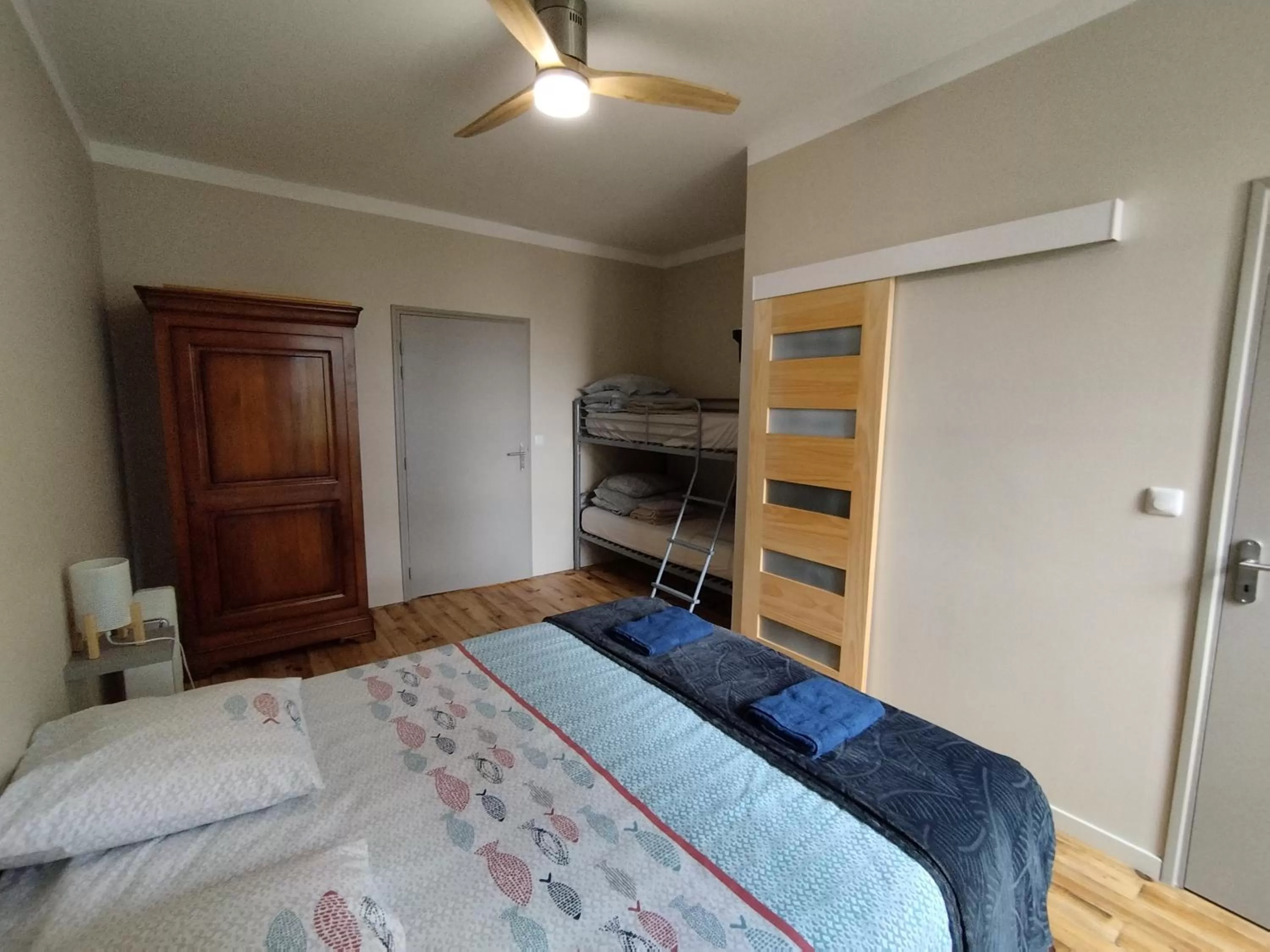 bunk bed, Bed in Gîte d'étape et de groupe du Clos Saint Roch