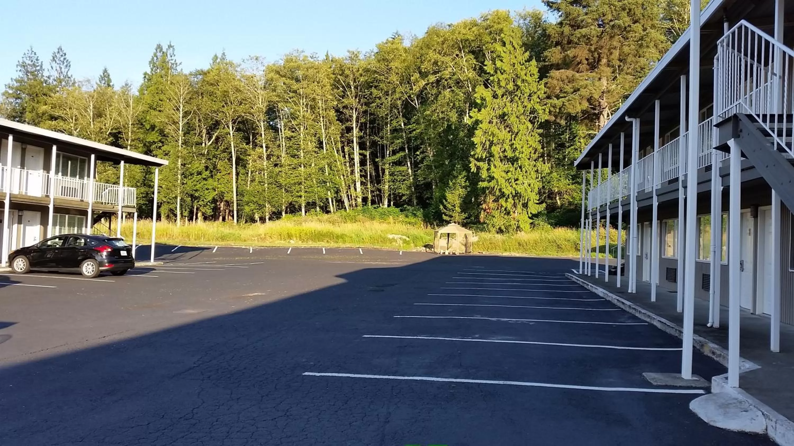 Property Building in Grays Harbor Inn & Suites