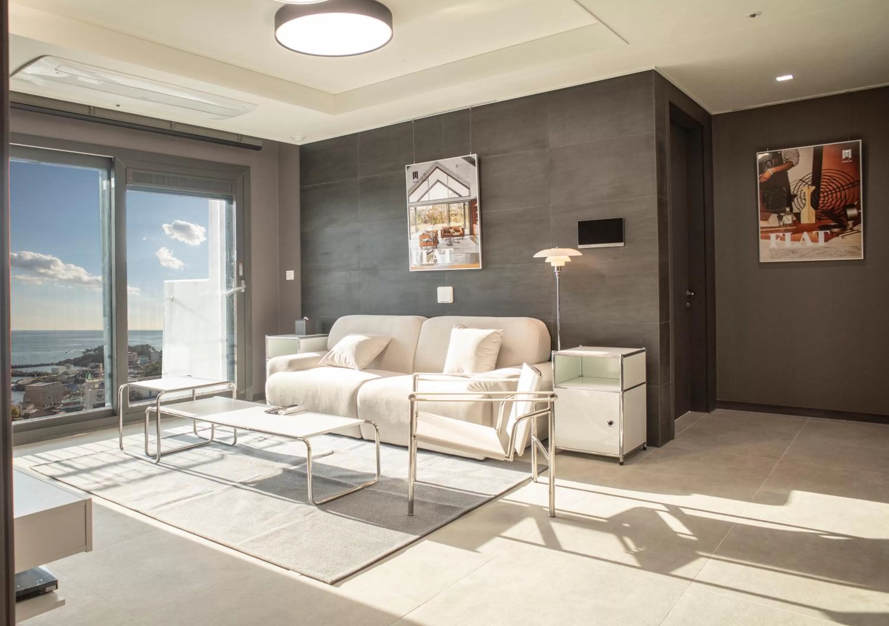 Living room in Y COLLECTION by UH FLAT OSIRIA