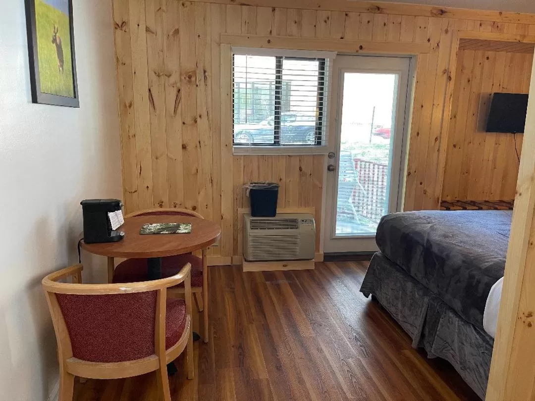 Bed in Zoders Inn and Suites