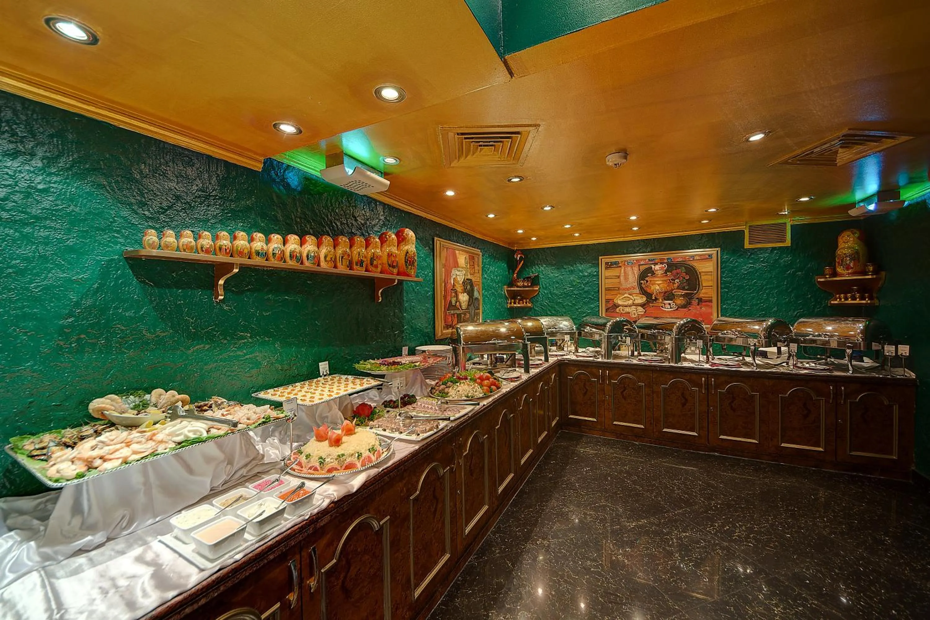 Restaurant/places to eat in Ascot Hotel