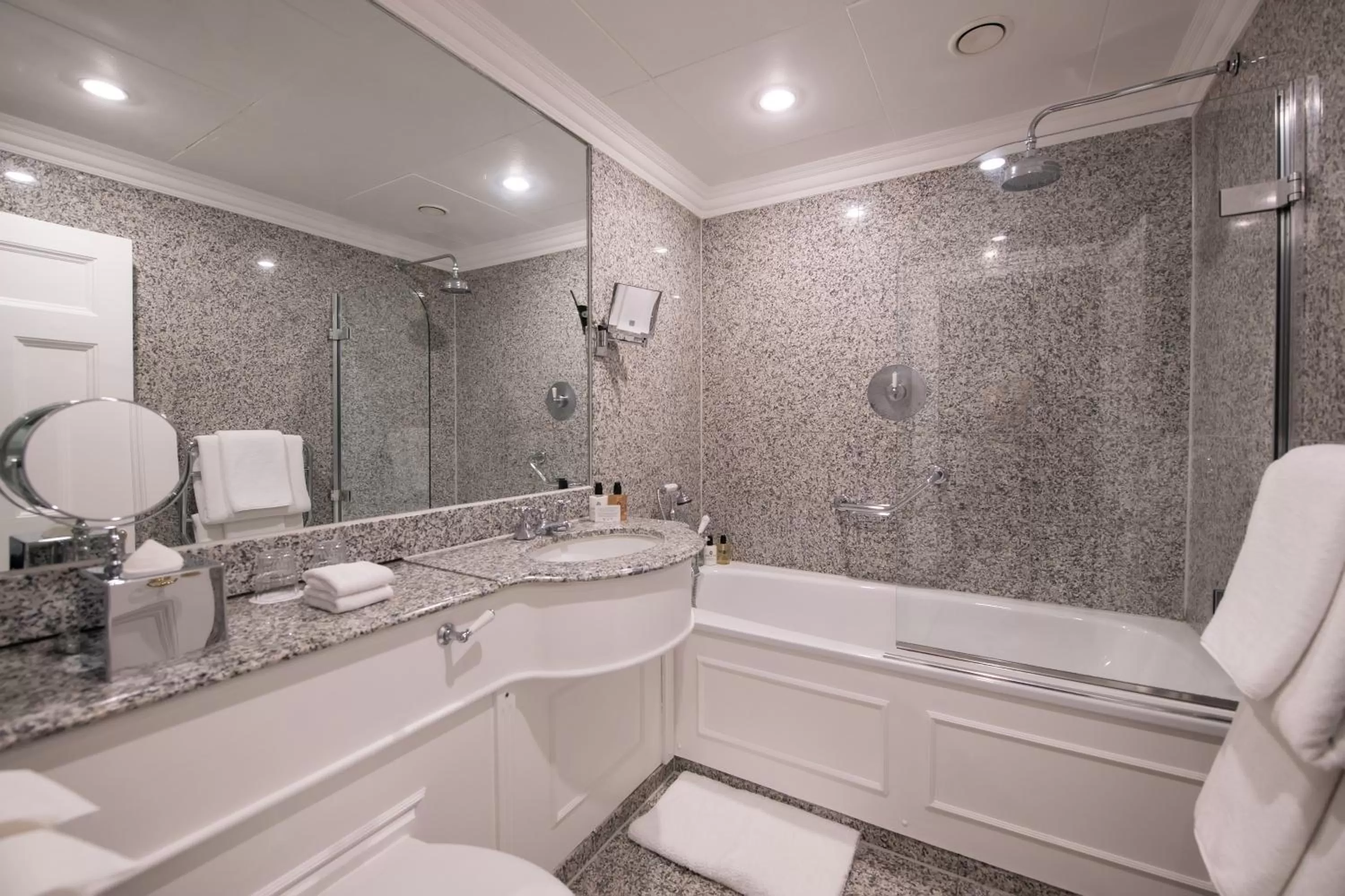 Bathroom in Dukes London