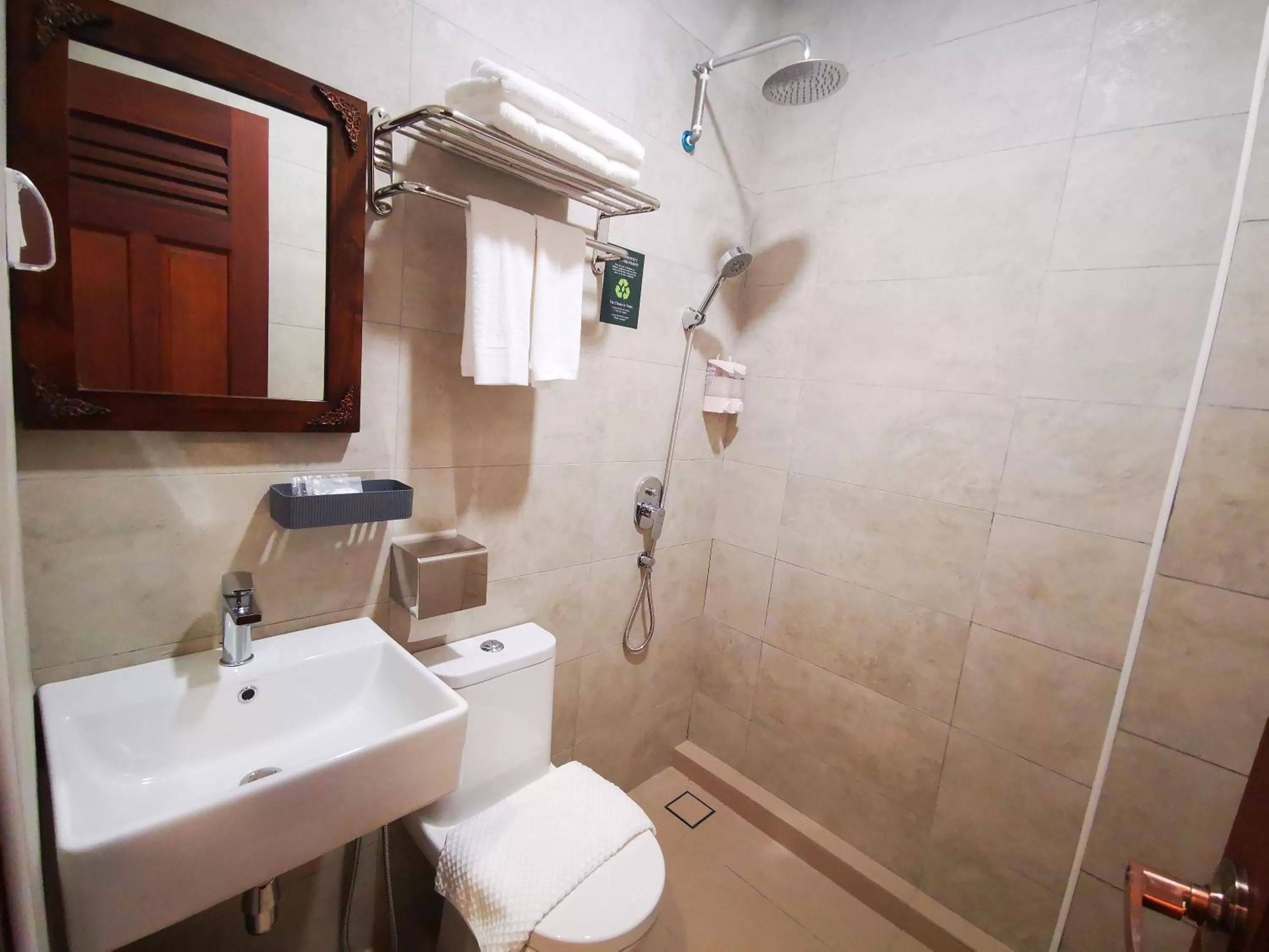 Shower in Mclane Boutique Hotel