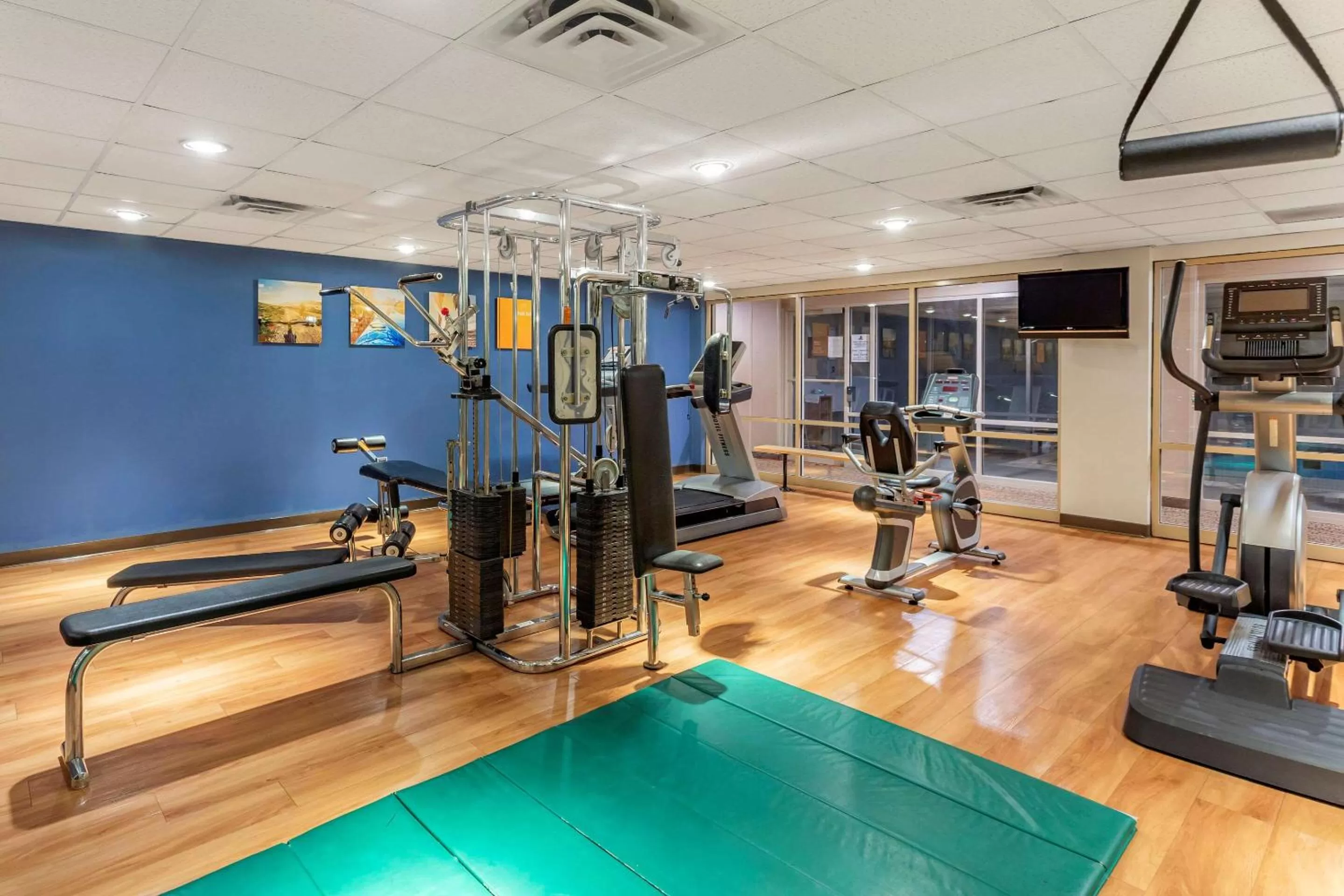 Fitness centre/facilities in Comfort Suites Oakbrook Terrace near Oakbrook Center