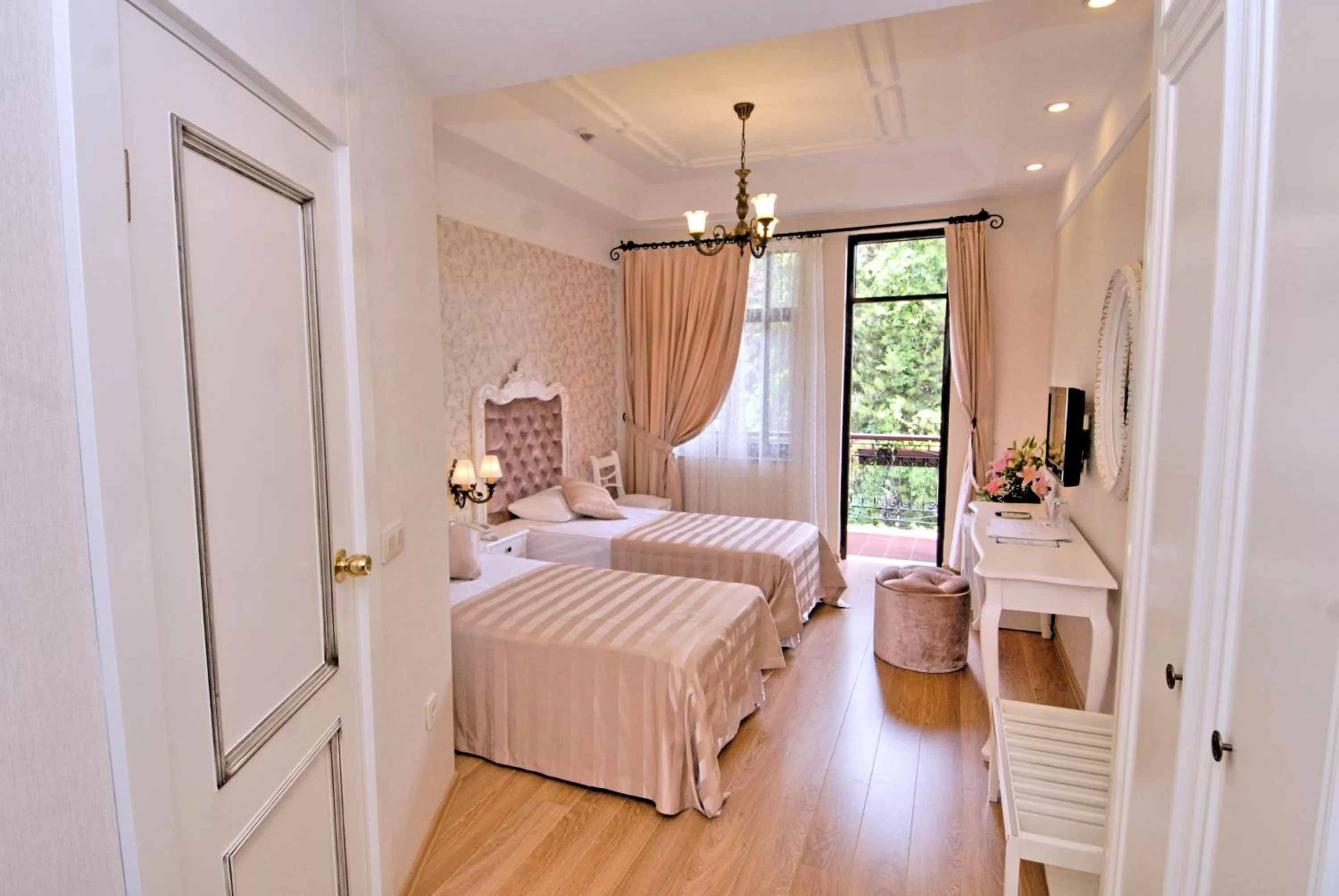 Bedroom, Bed in Aspen Hotel Kaleiçi