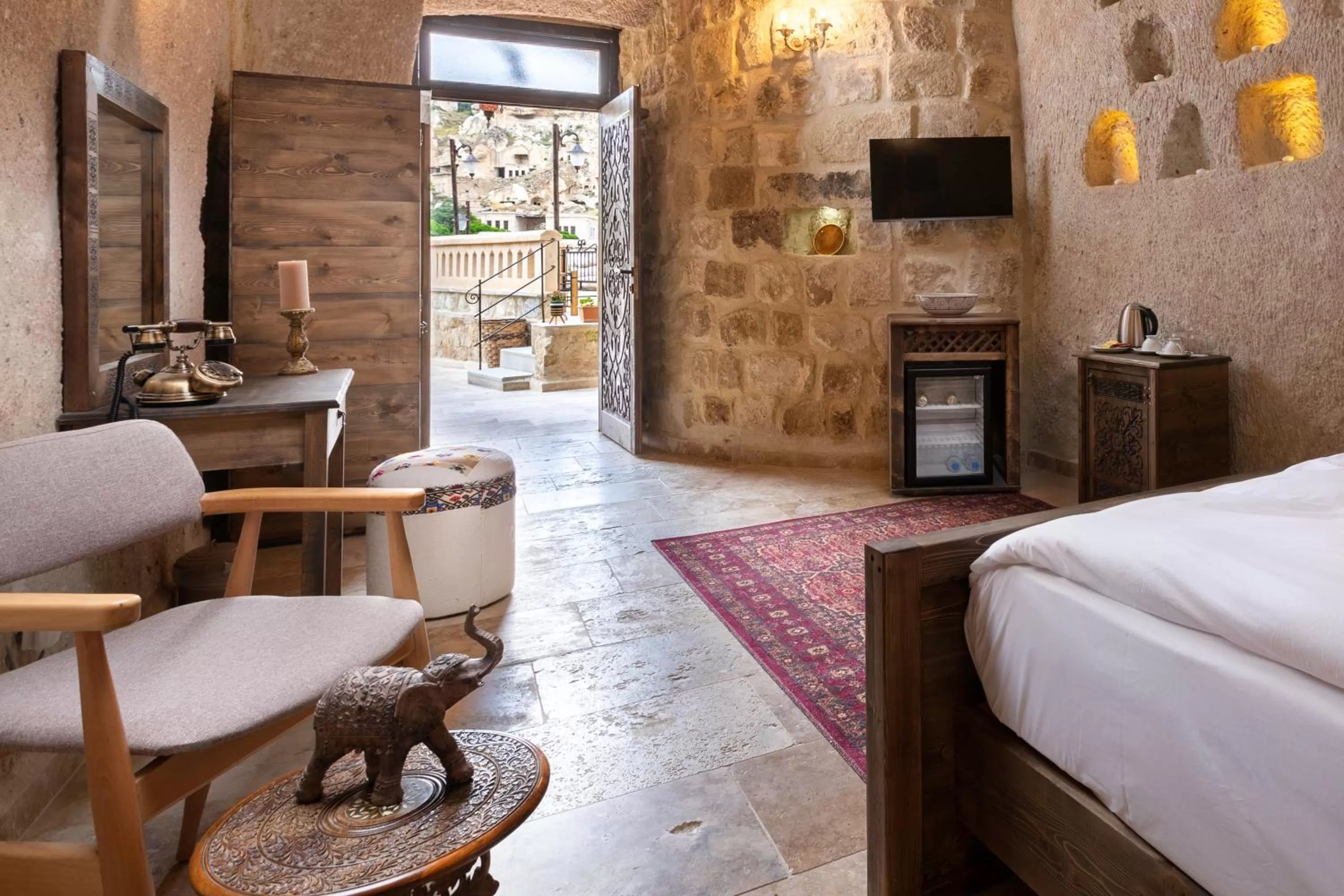 Massage, Bed in Kayata Cave Suites Special Class