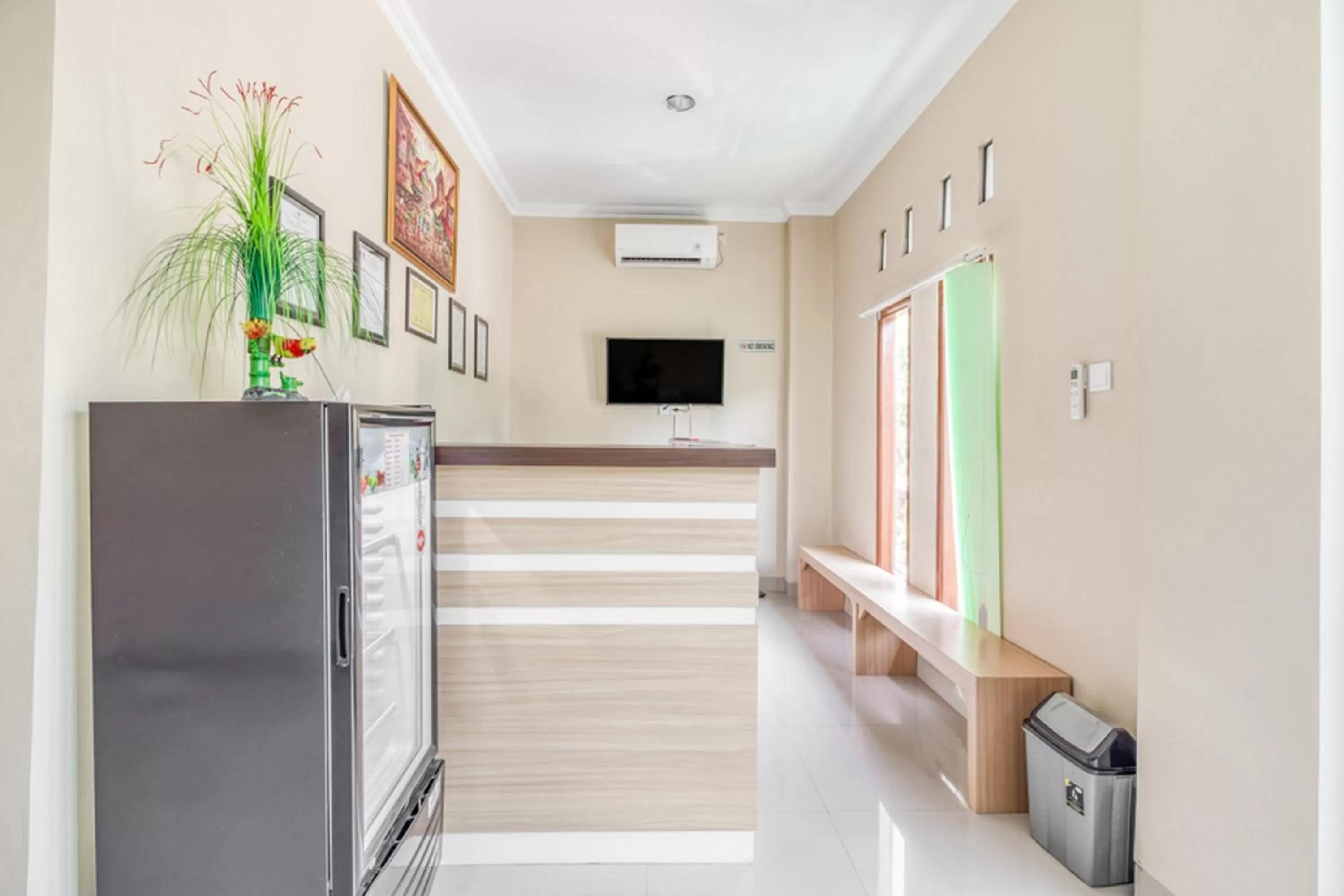 Lobby or reception in RedDoorz near Jogja National Museum