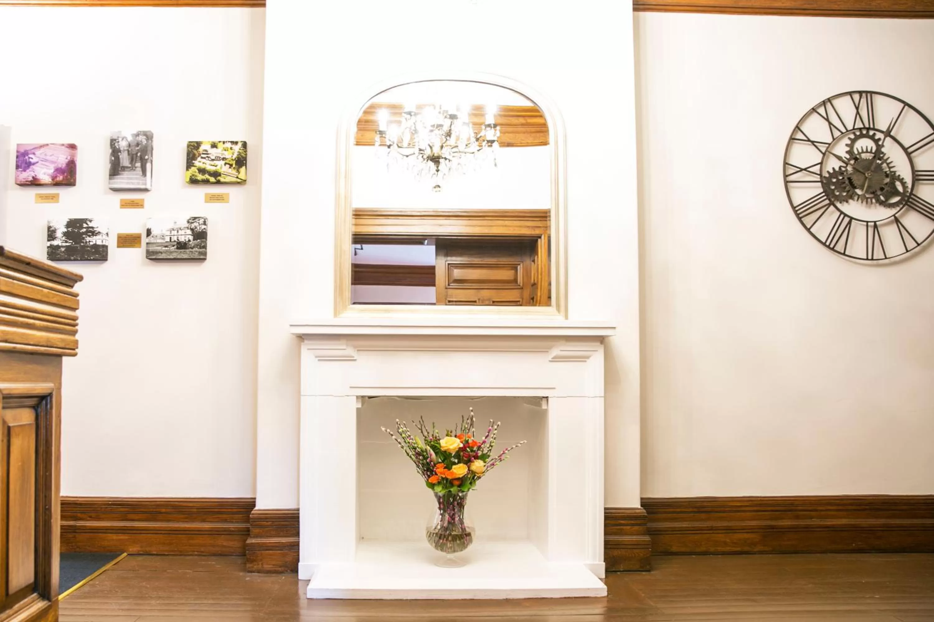 Lobby or reception in Manor Parc Hotel