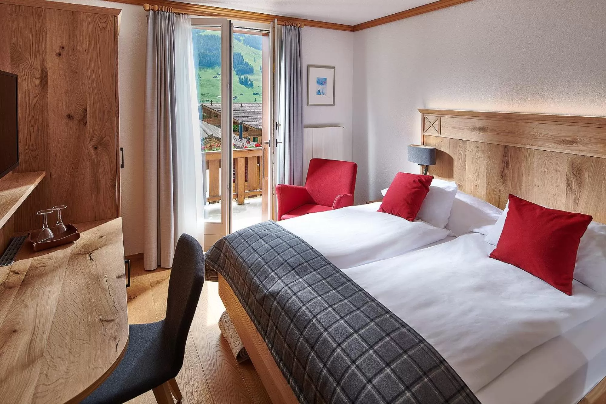 Photo of the whole room, Bed in Hotel Bristol Relais du Silence Superior