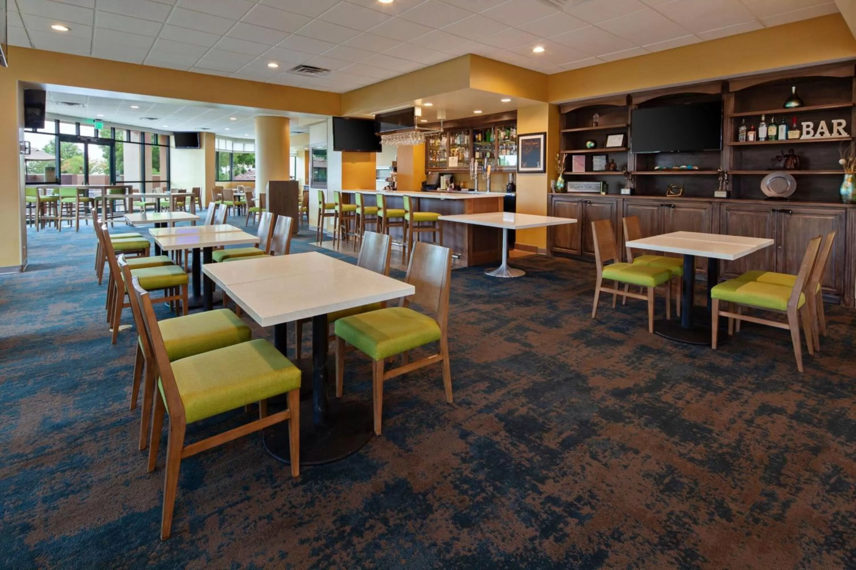 Restaurant/places to eat in Holiday Inn Palmdale-Lancaster by IHG