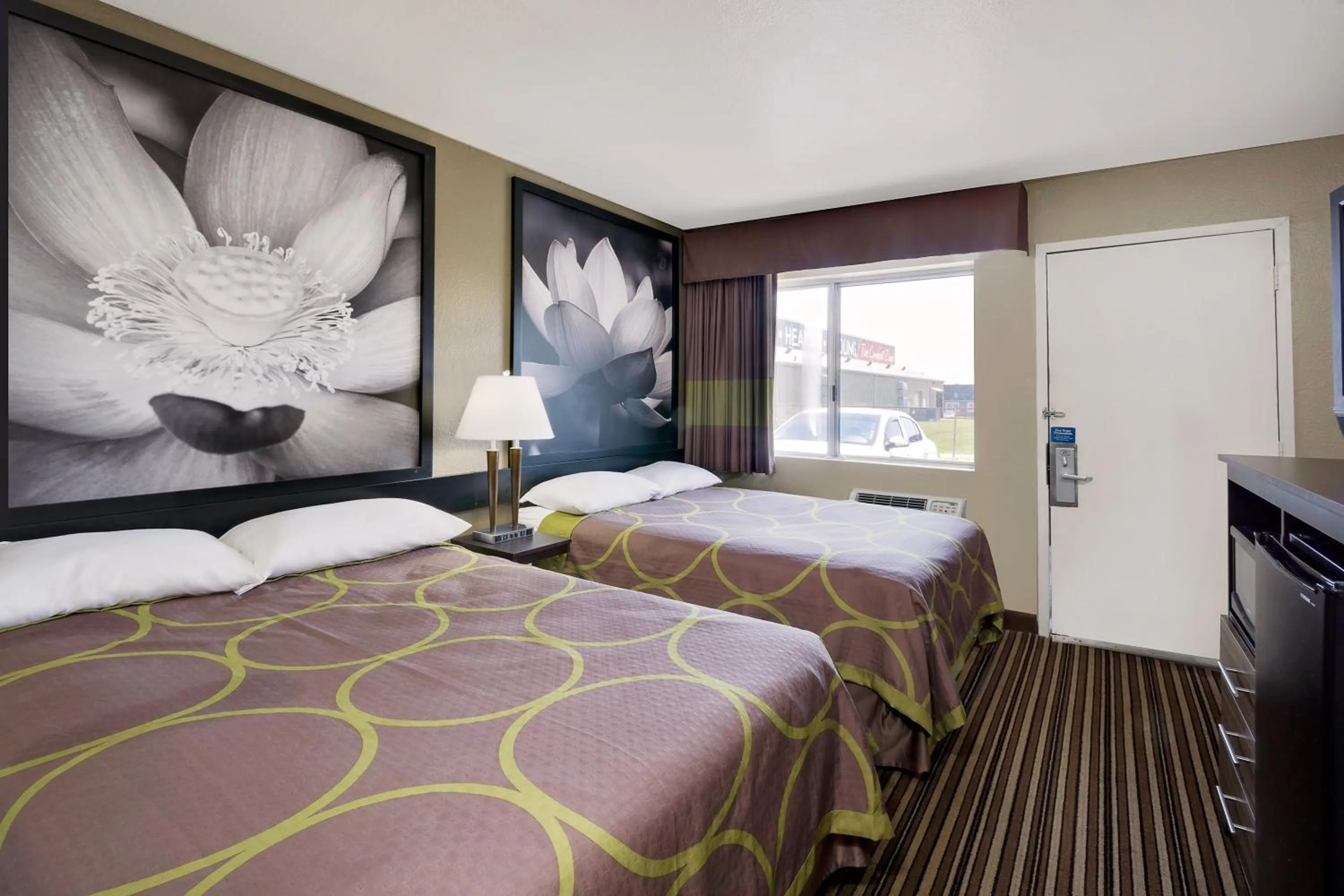 Photo of the whole room, Bed in Super 8 by Wyndham Florence