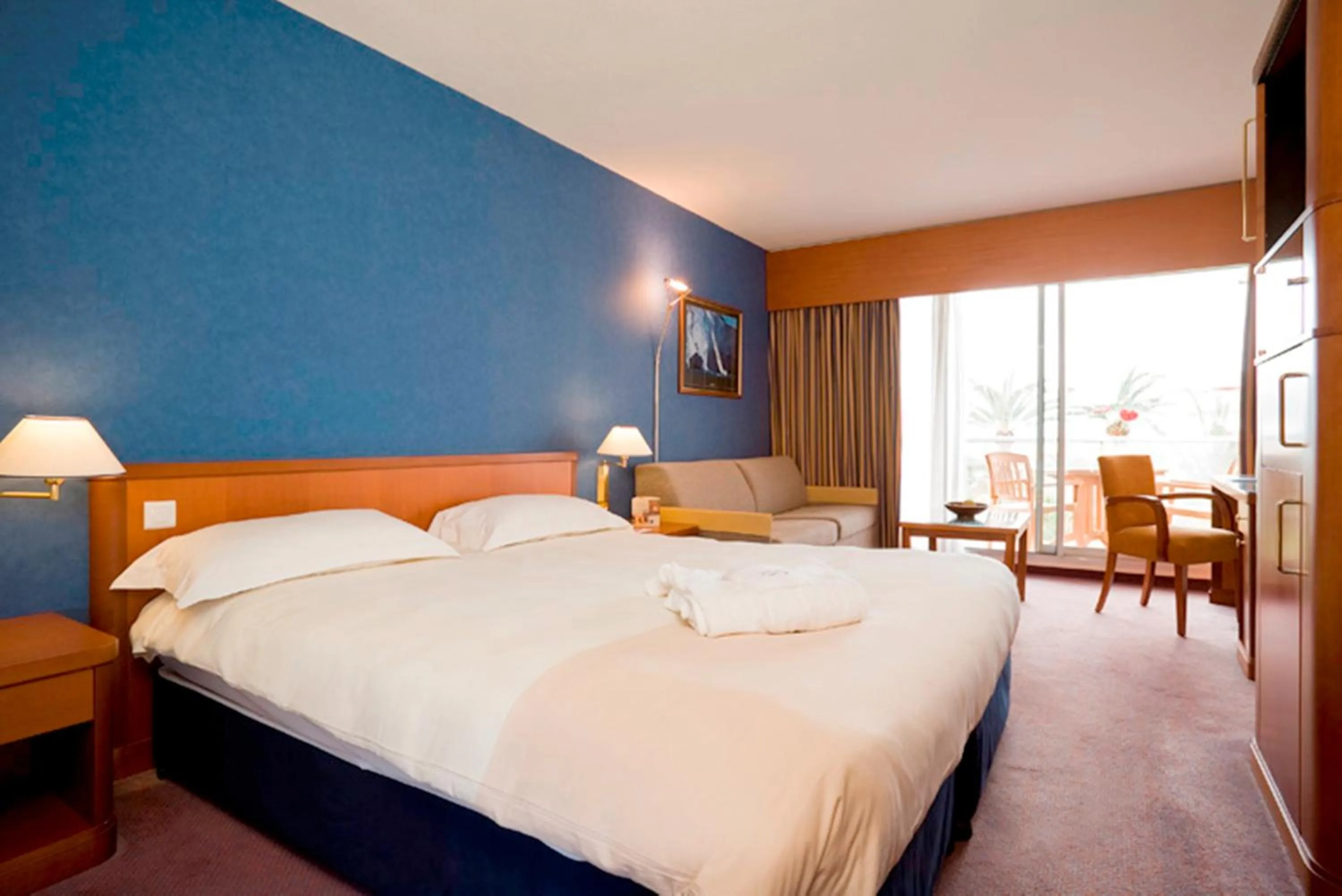 Family Room - Garden and Pool Side in Hotel Cannes Montfleury