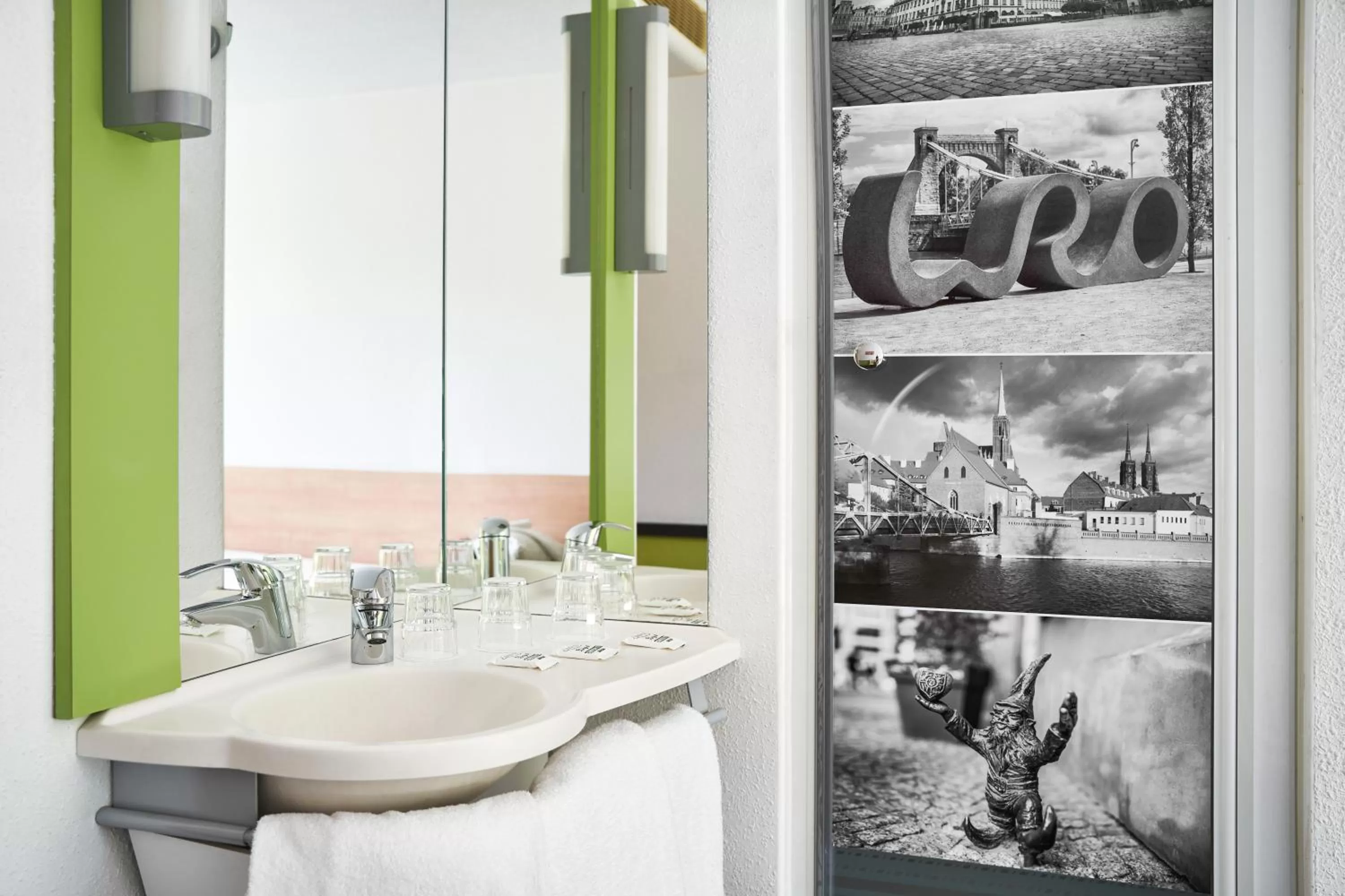 Bathroom in ibis budget Wrocław Południe