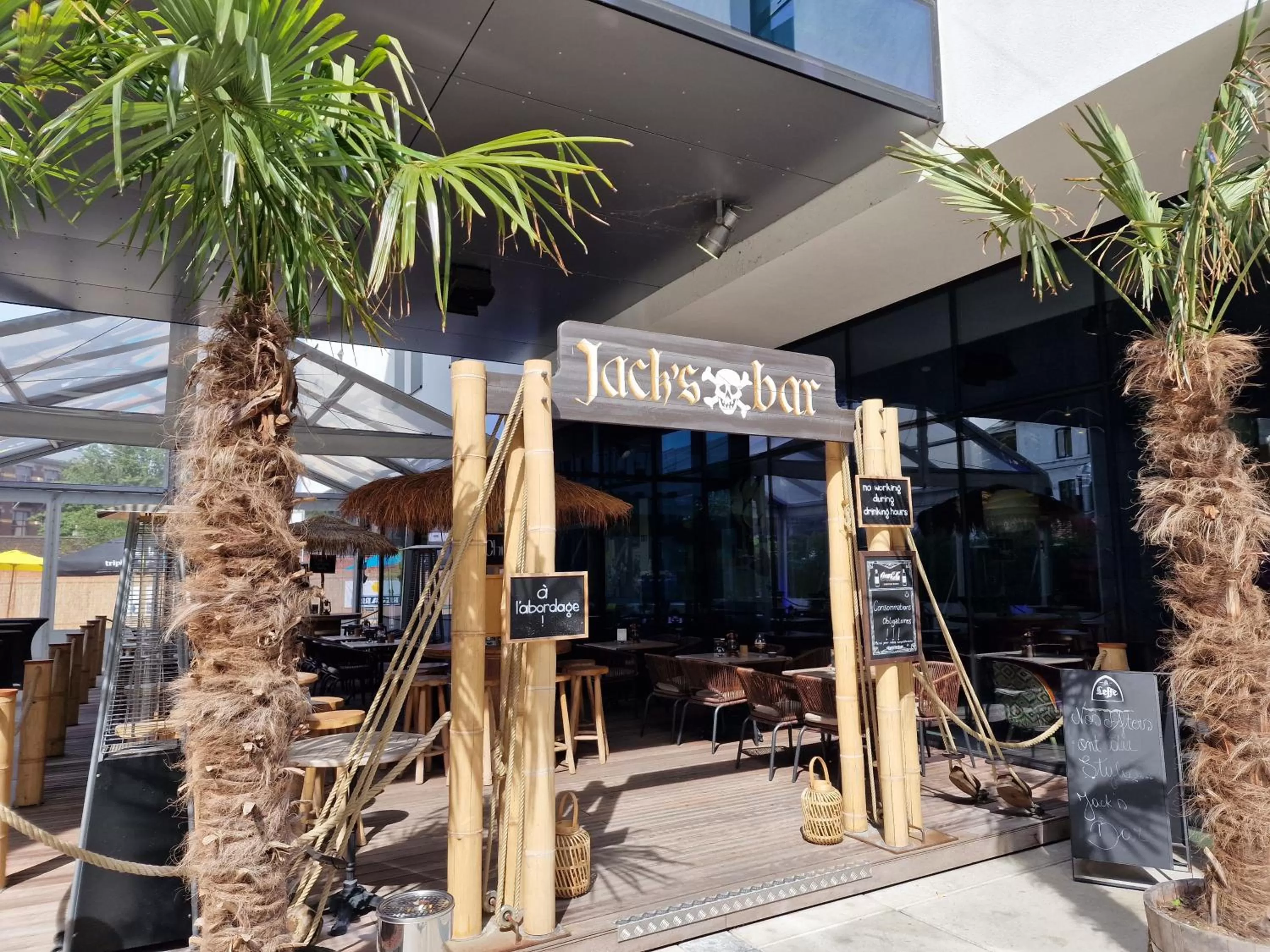 Patio in ibis Styles Liege Guillemins