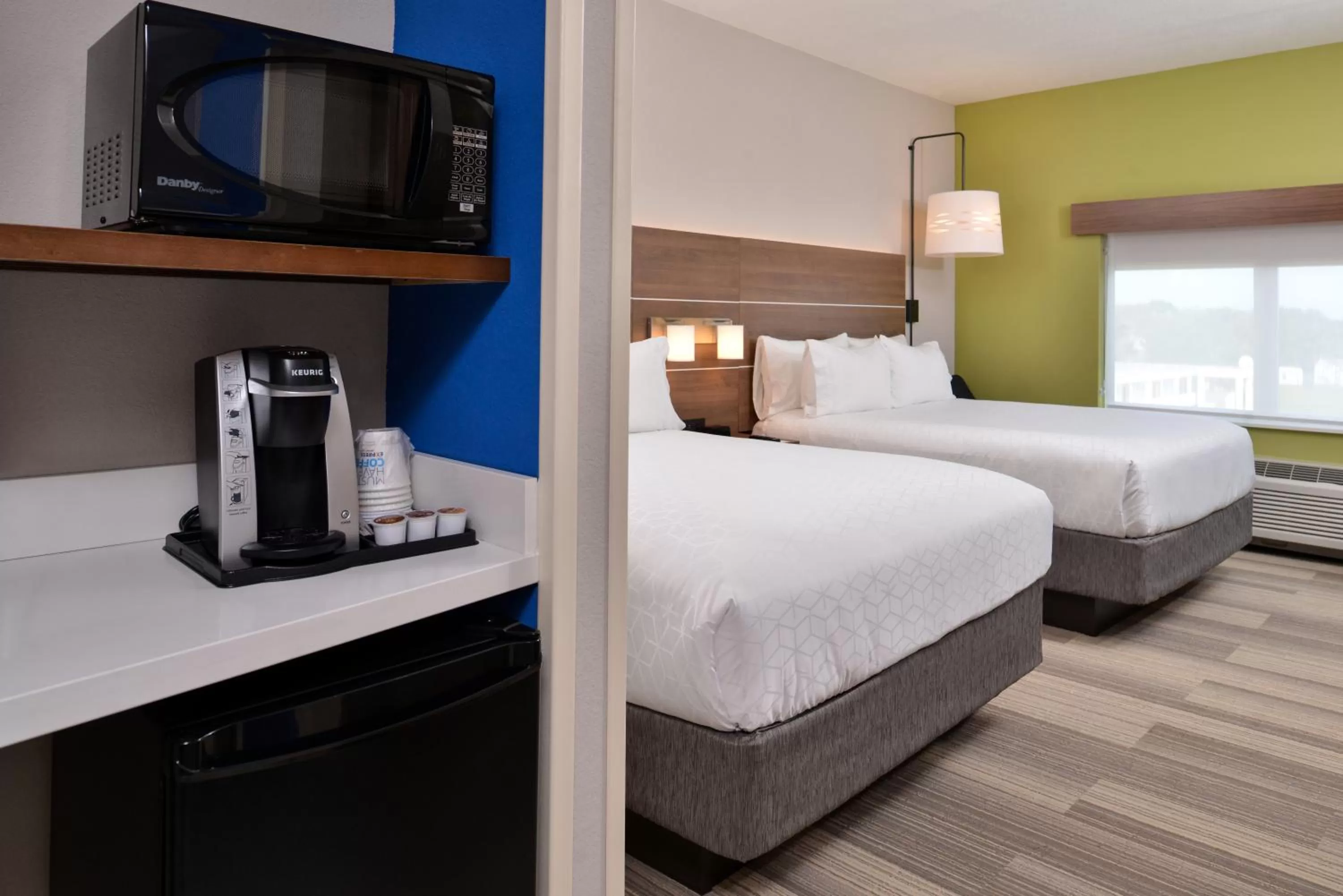 Photo of the whole room, Bed in Holiday Inn Express & Suites Alachua - Gainesville Area by IHG