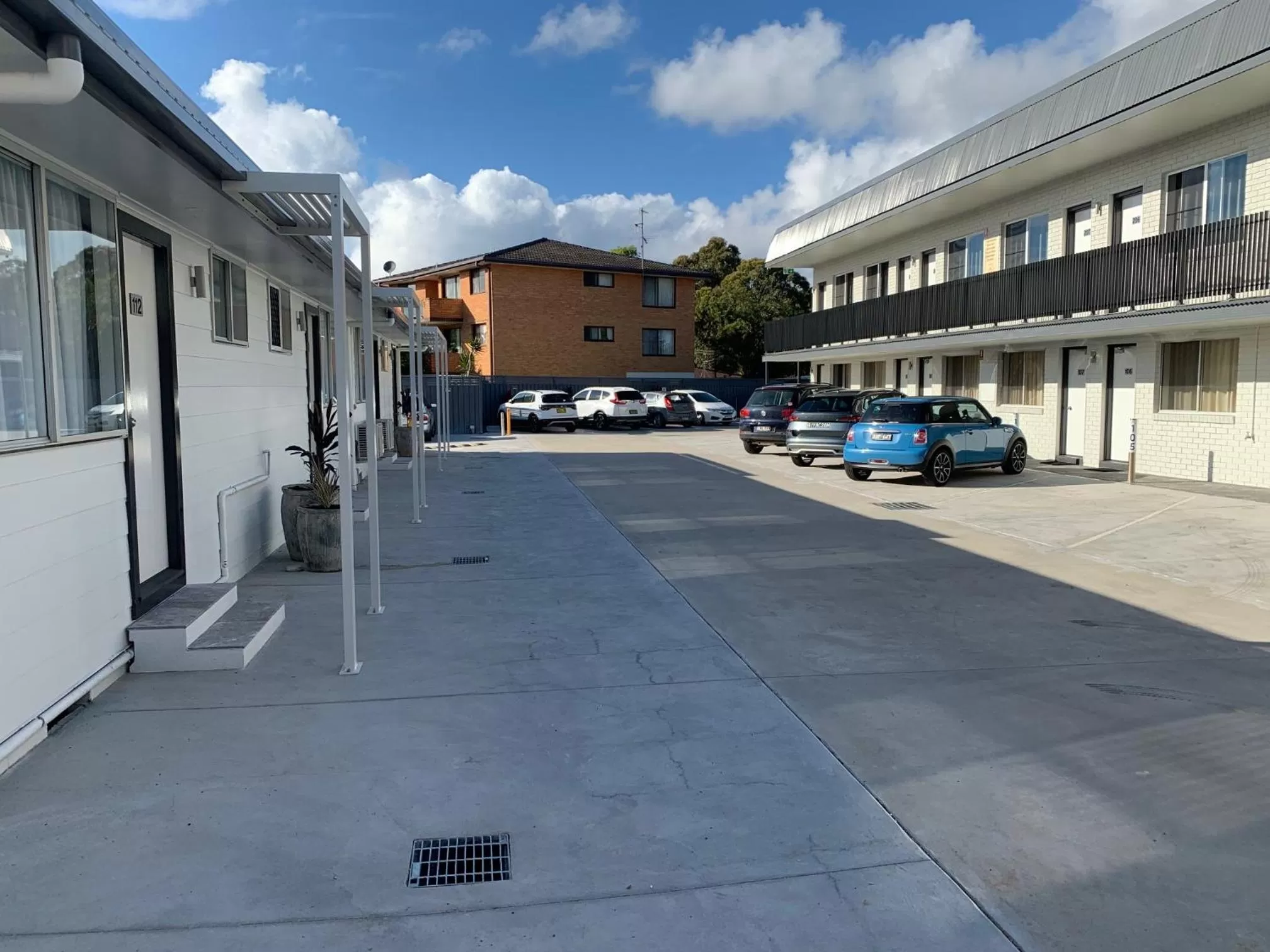 Property building in Surf Beach Motel Port