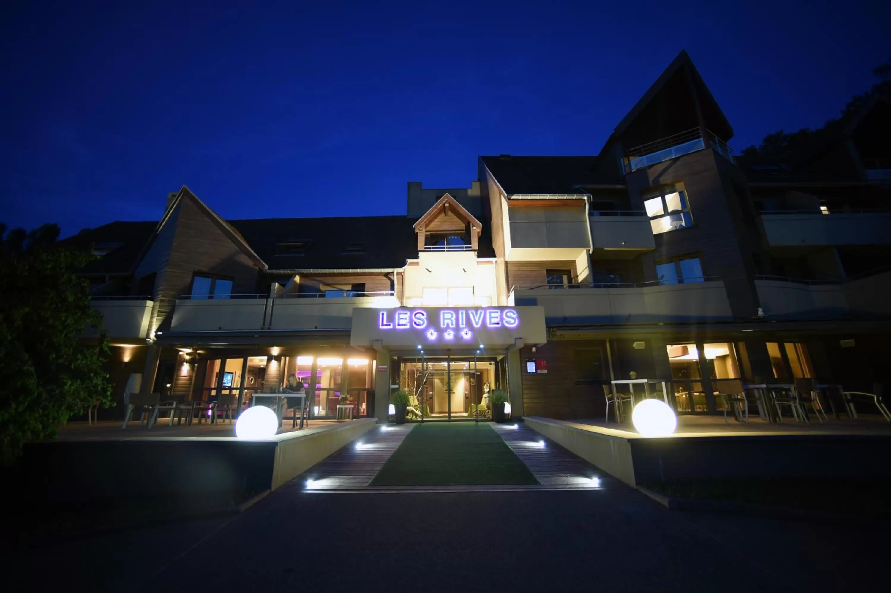 Facade/entrance in Hôtel Les Rives