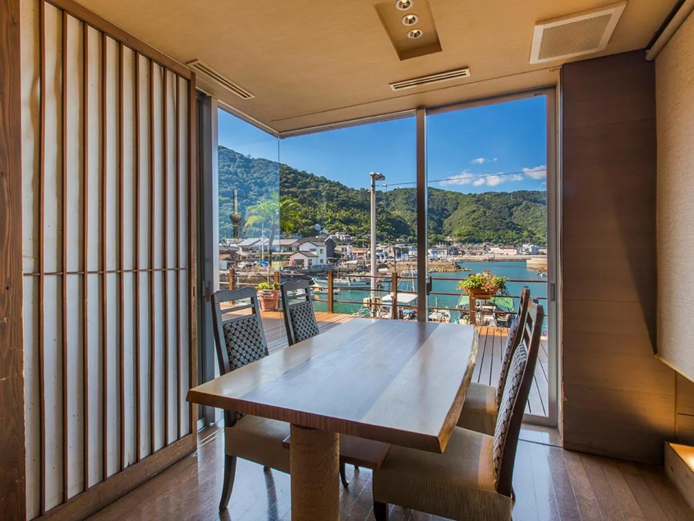 Restaurant/places to eat in Hotel Ofutei