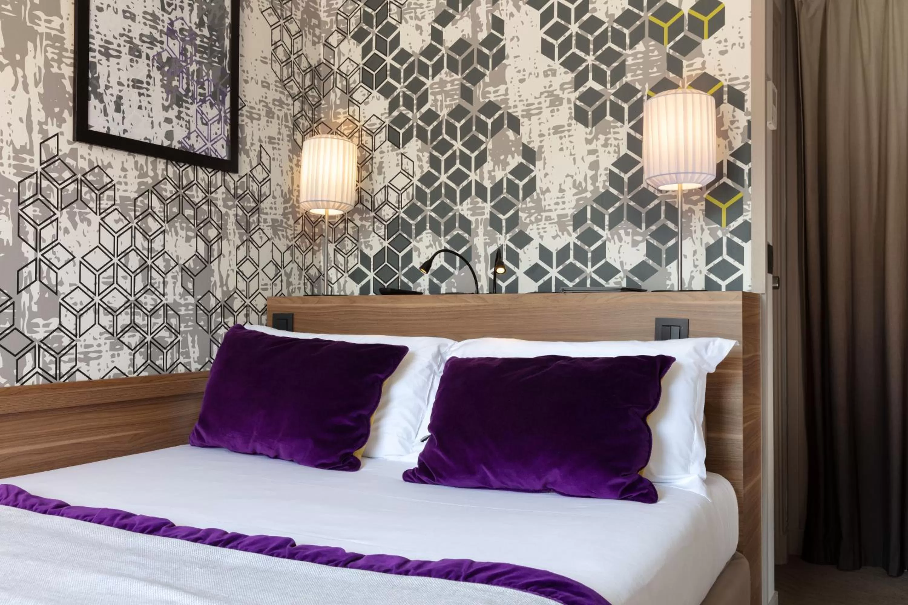 Bedroom, Bed in Hotel des Nations Saint Germain