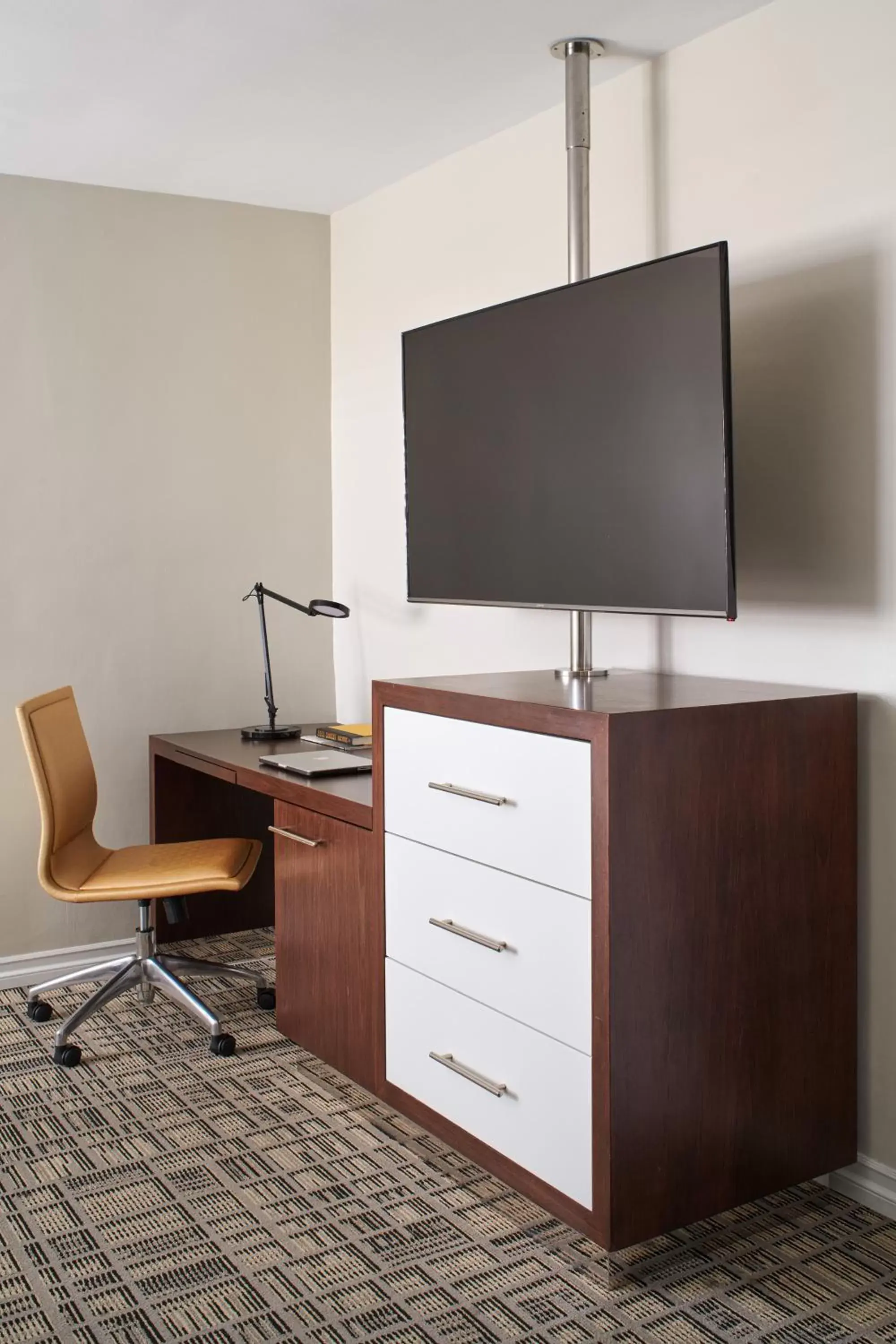 Swim Up ADA King in Hotel Ziggy On Sunset Swim Up ADA King in Hotel Ziggy On Sunset