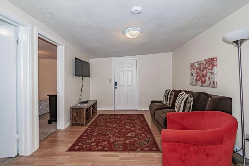 Living room, Seating Area in Suites of Lava Hot Springs