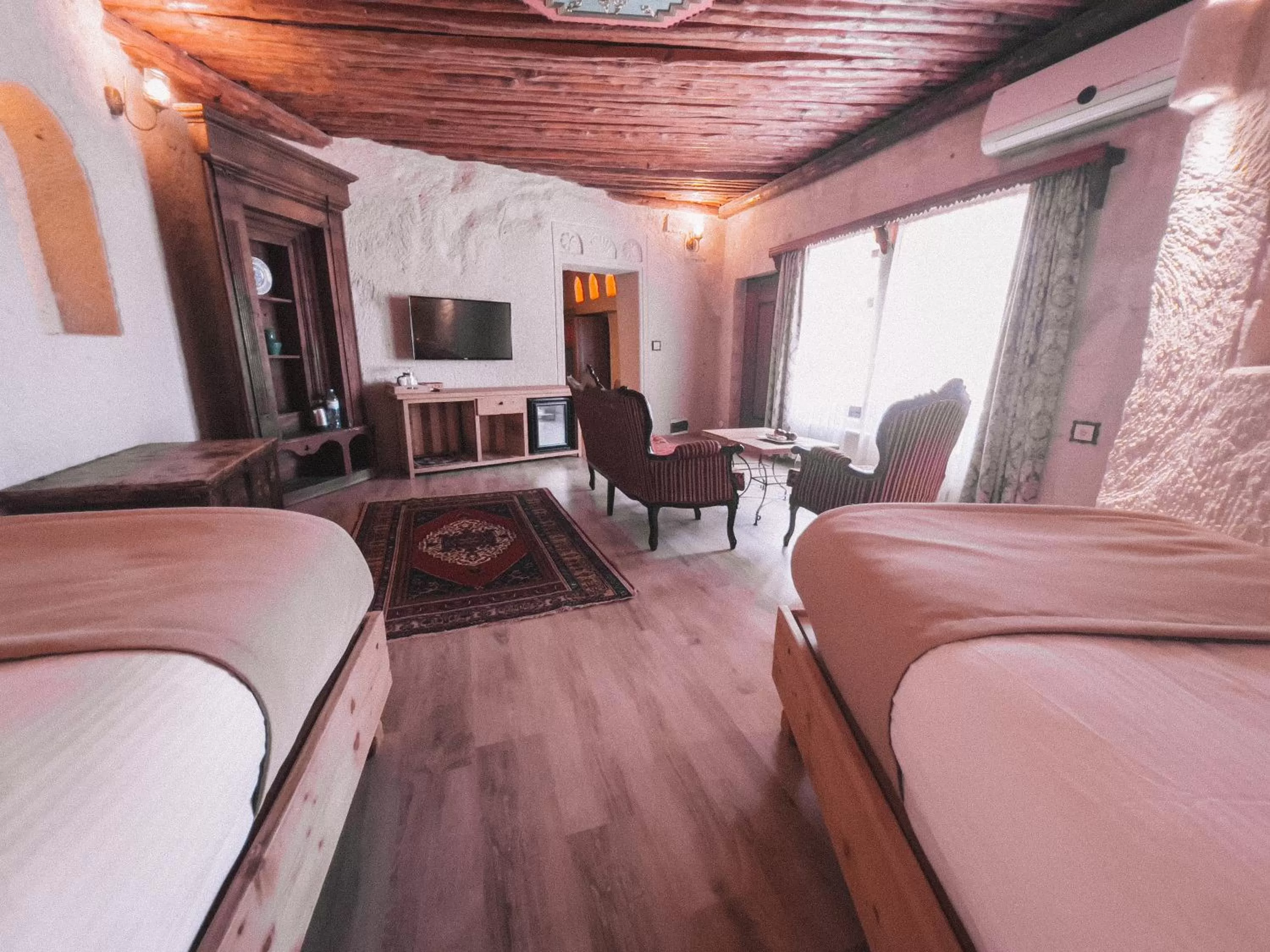 View (from property/room), Bed in Local Cave House