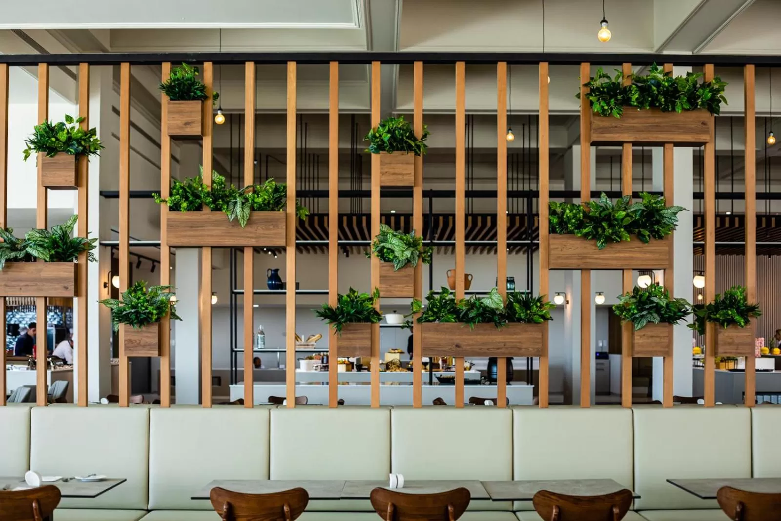 Restaurant/places to eat in Louis Phaethon Beach