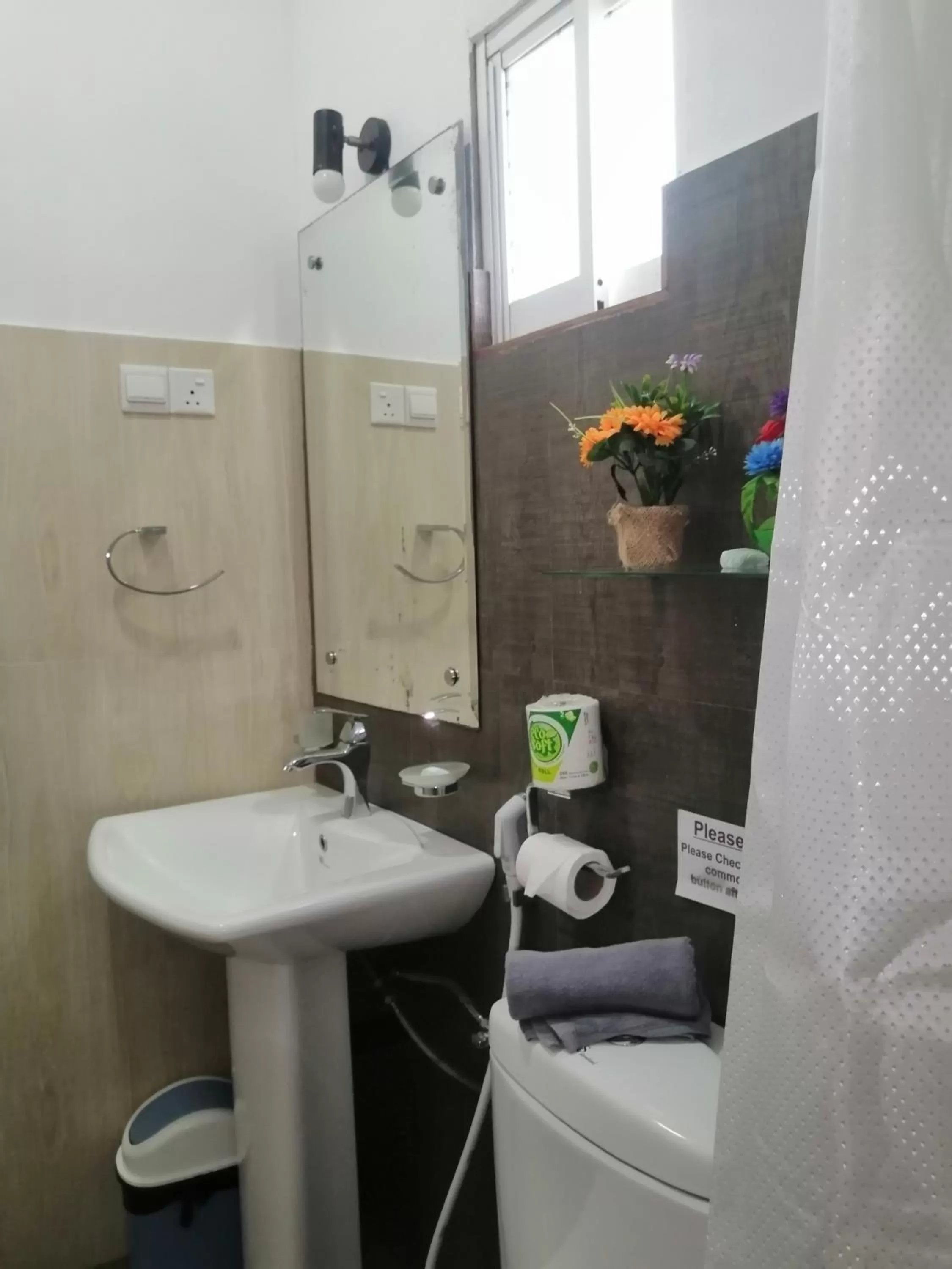 Le Petit Hotel & Restaurant