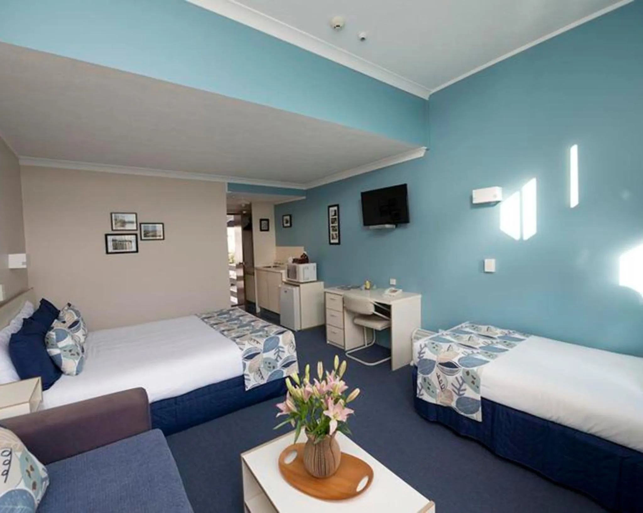 Photo of the whole room, Bed in Wrights by the Sea Motel