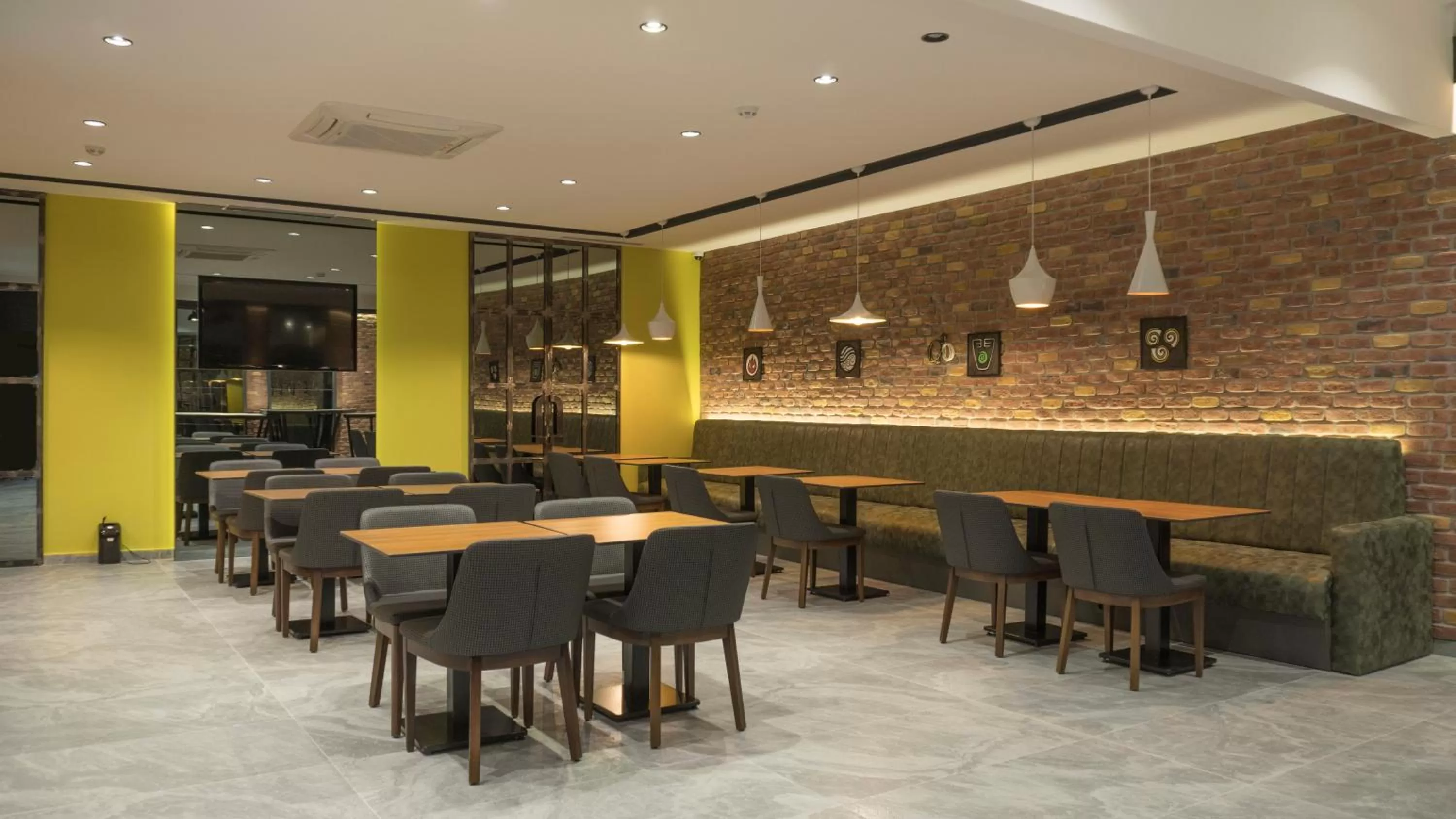 Restaurant/places to eat in Nox Suite Rezidans