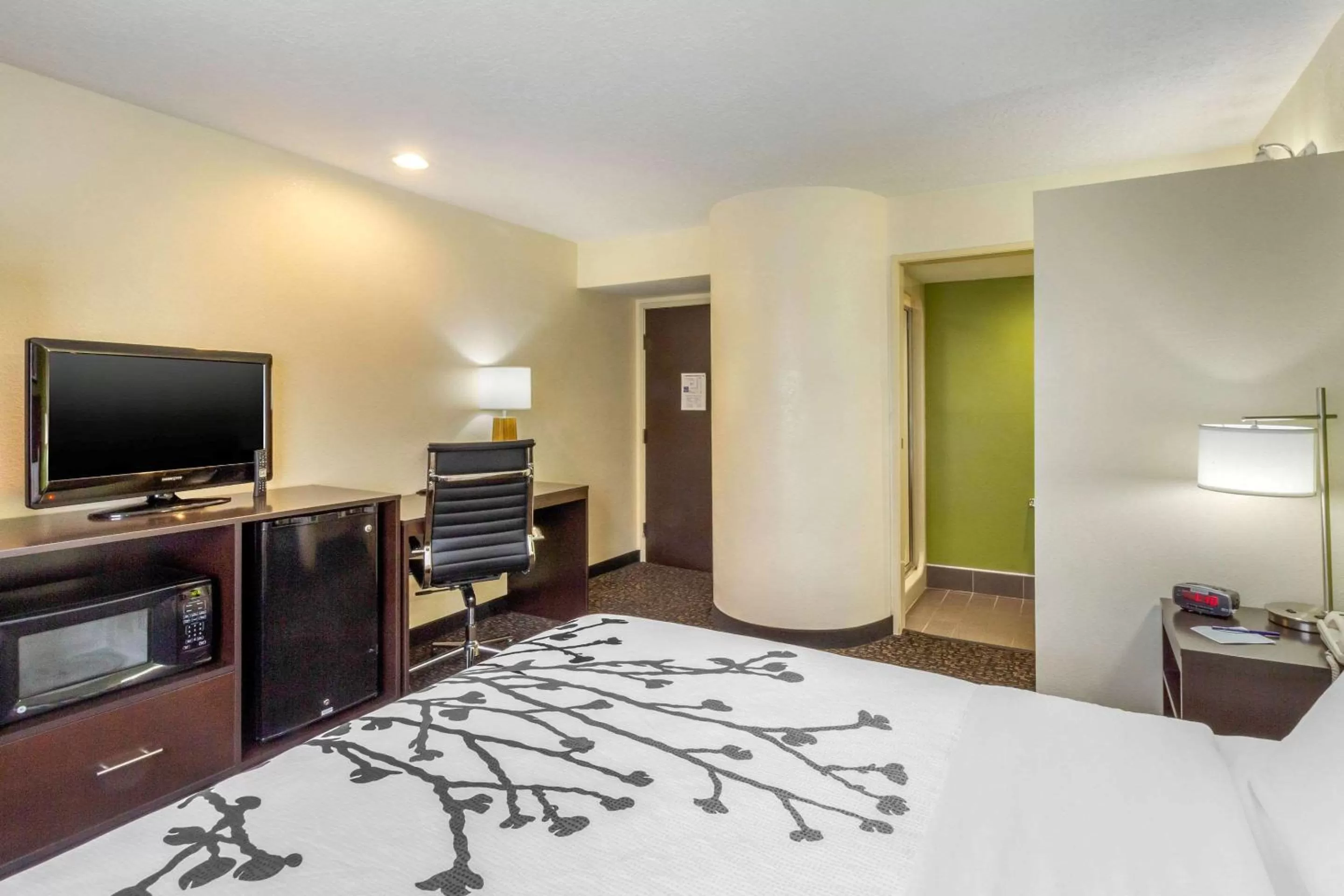 Photo of the whole room, Bed in Sleep Inn Ogden near Event Center