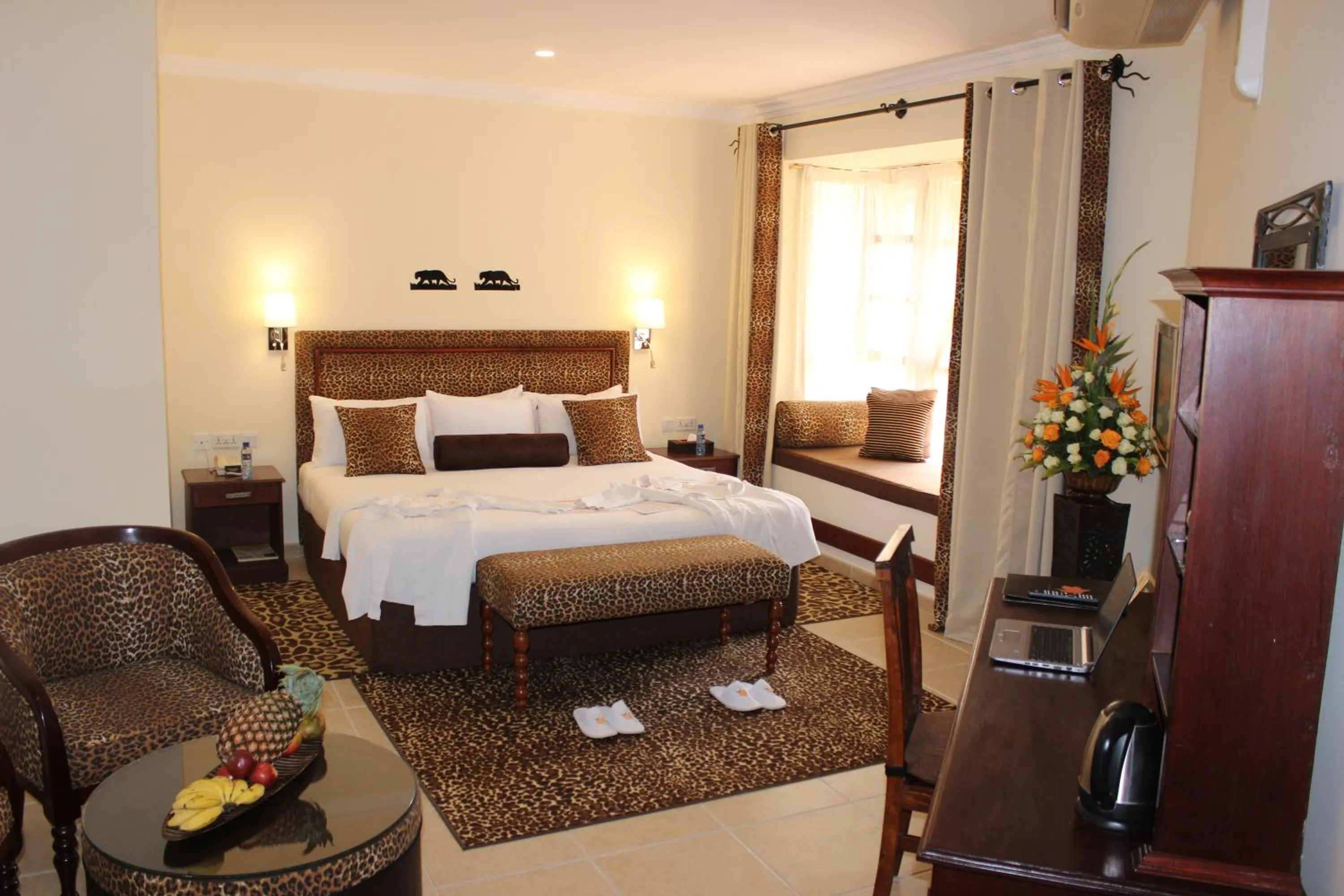 Bedroom, Bed in African Tulip Hotel